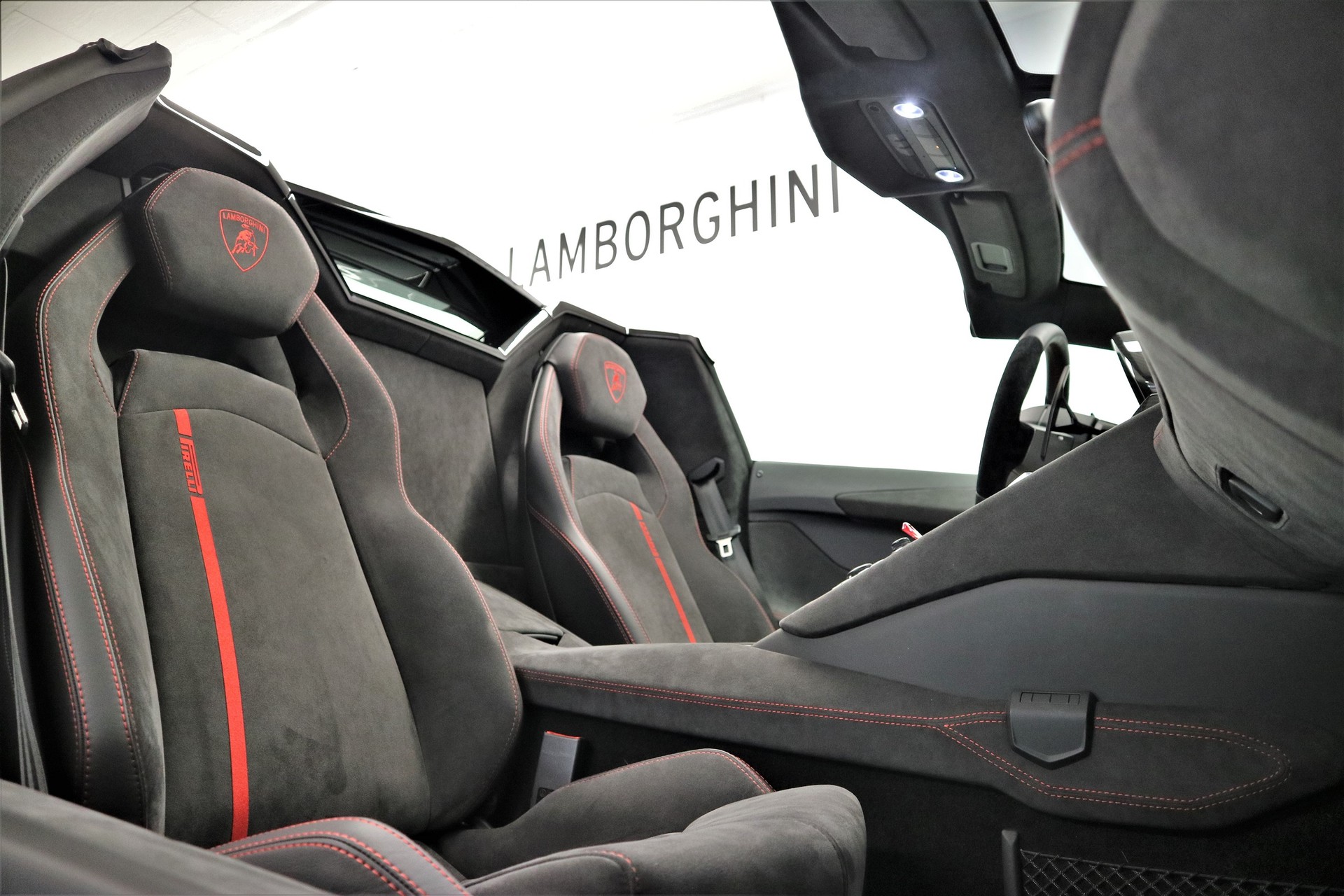 LAMBORGHINI Aventador LP700-4 Roadster E-Gear-image-7