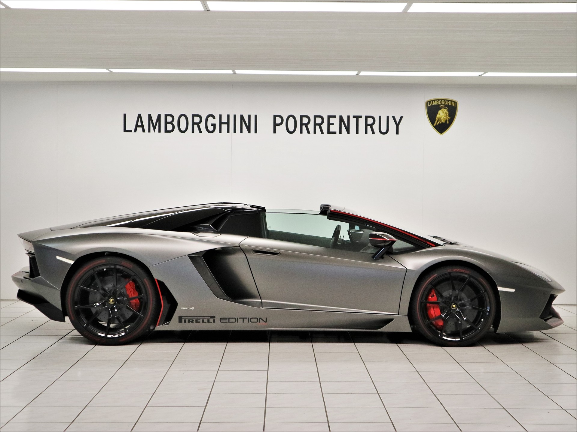 LAMBORGHINI Aventador LP700-4 Roadster E-Gear-image-1
