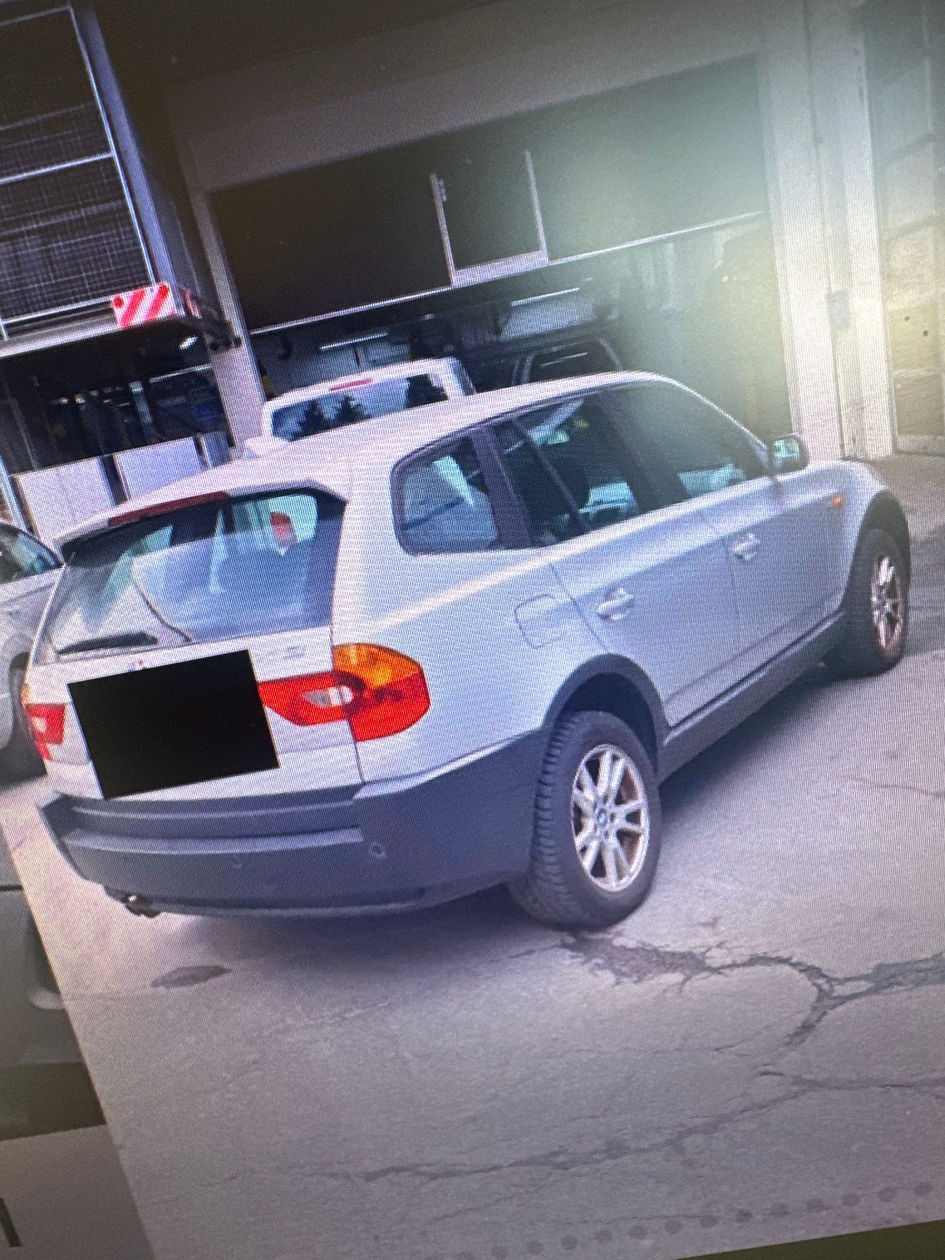 BMW X3 3.0i-image-2