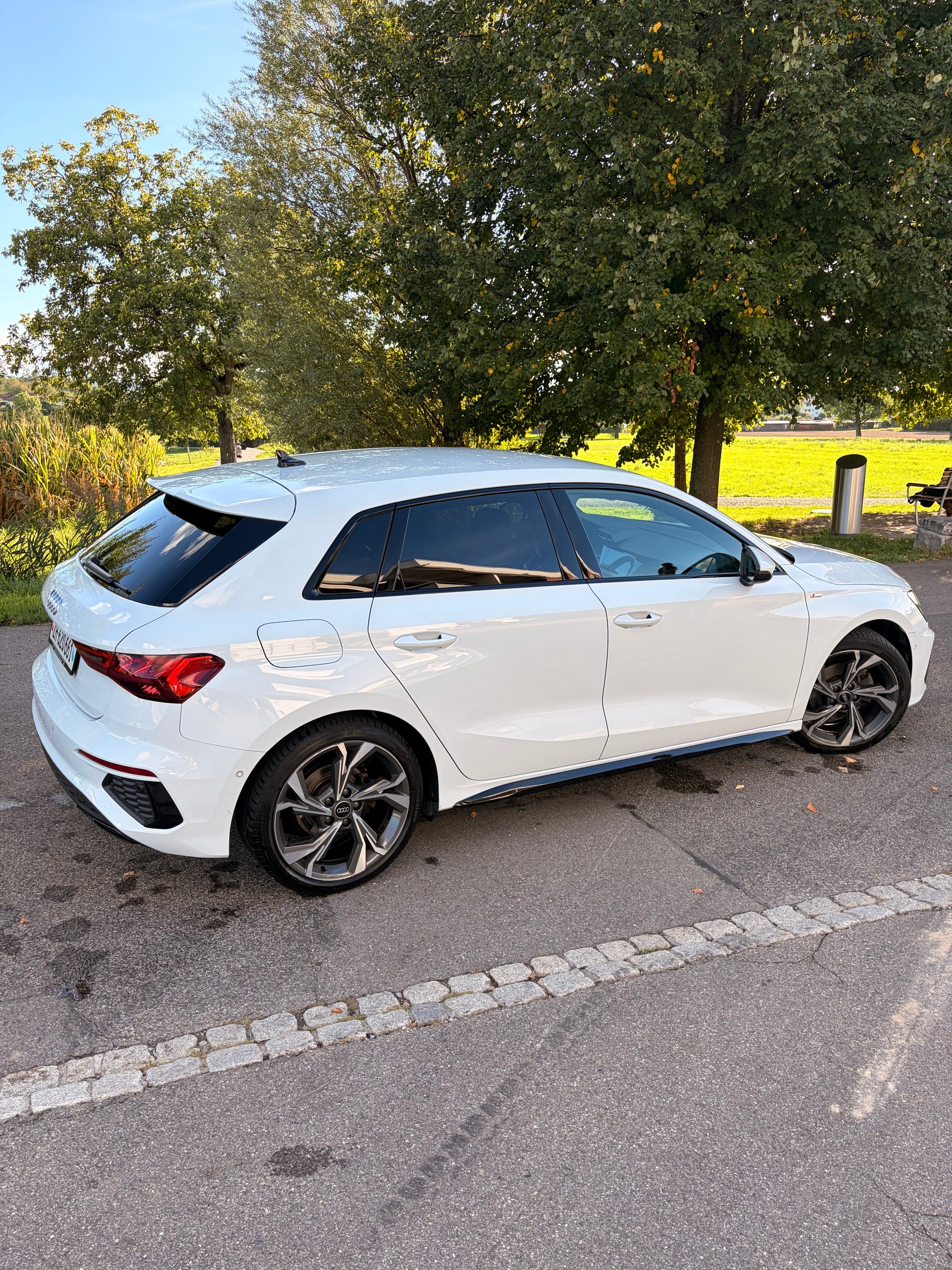 AUDI 1.5 35 TFSI S Line Attraction S-Tronic-image-1