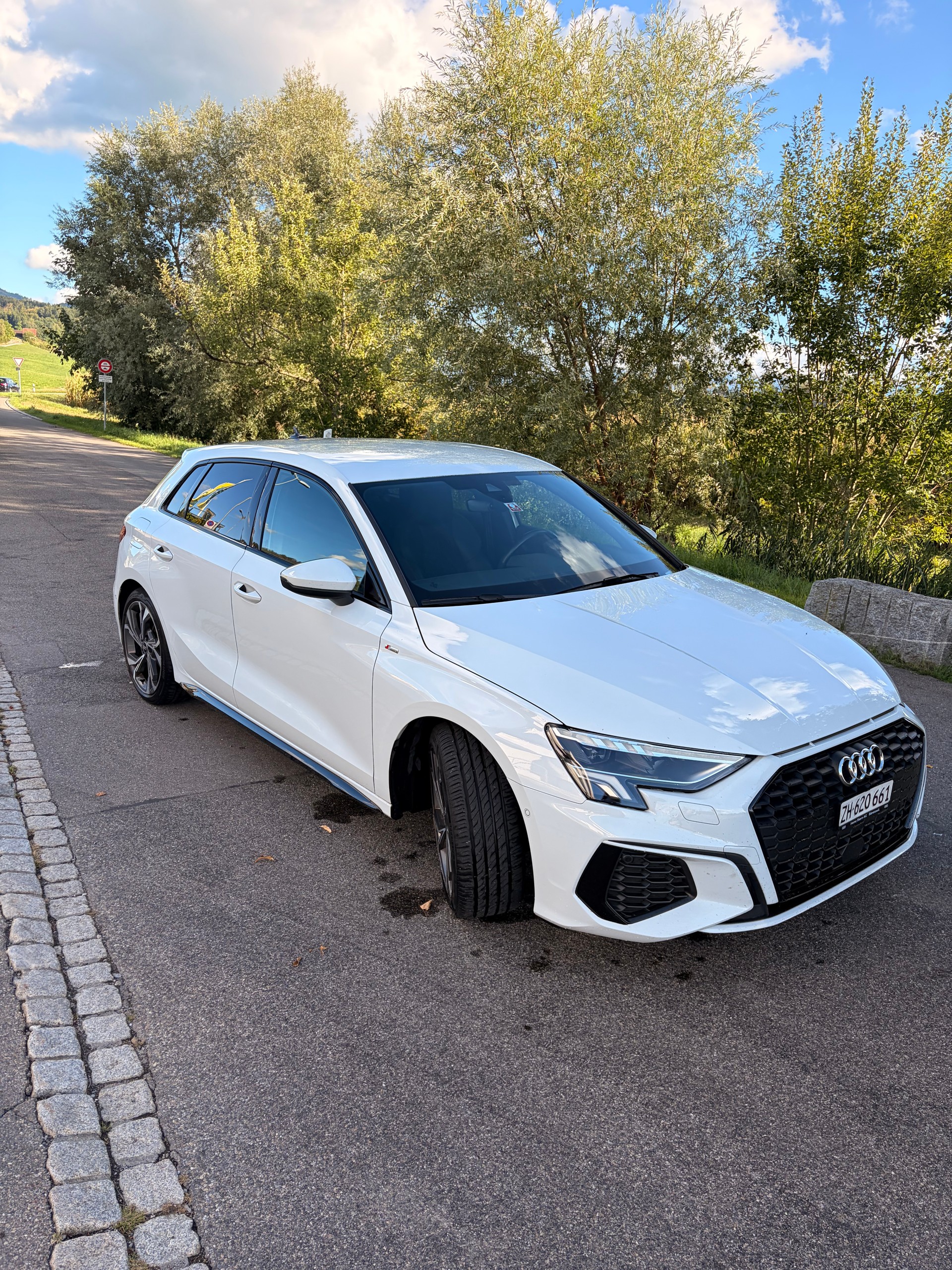 AUDI 1.5 35 TFSI S Line Attraction S-Tronic-image-0