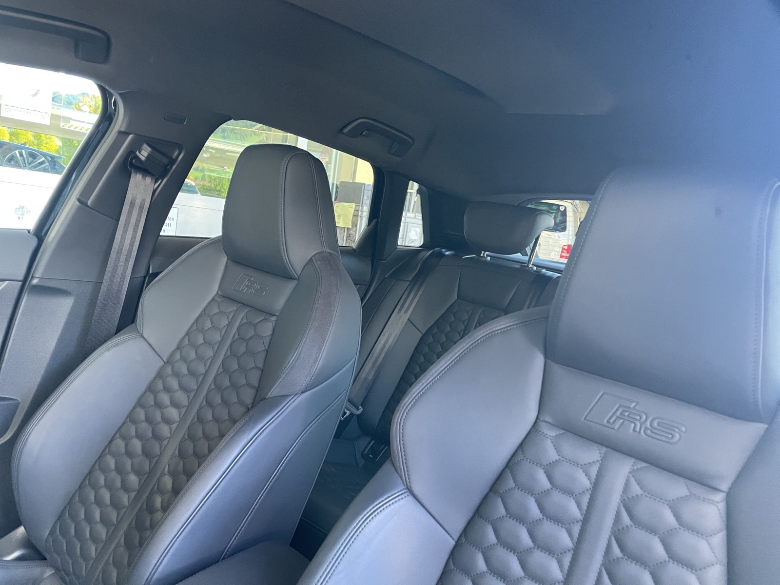 AUDI RS3 Sportback 2.5 TSI quattro S-tronic-image-16