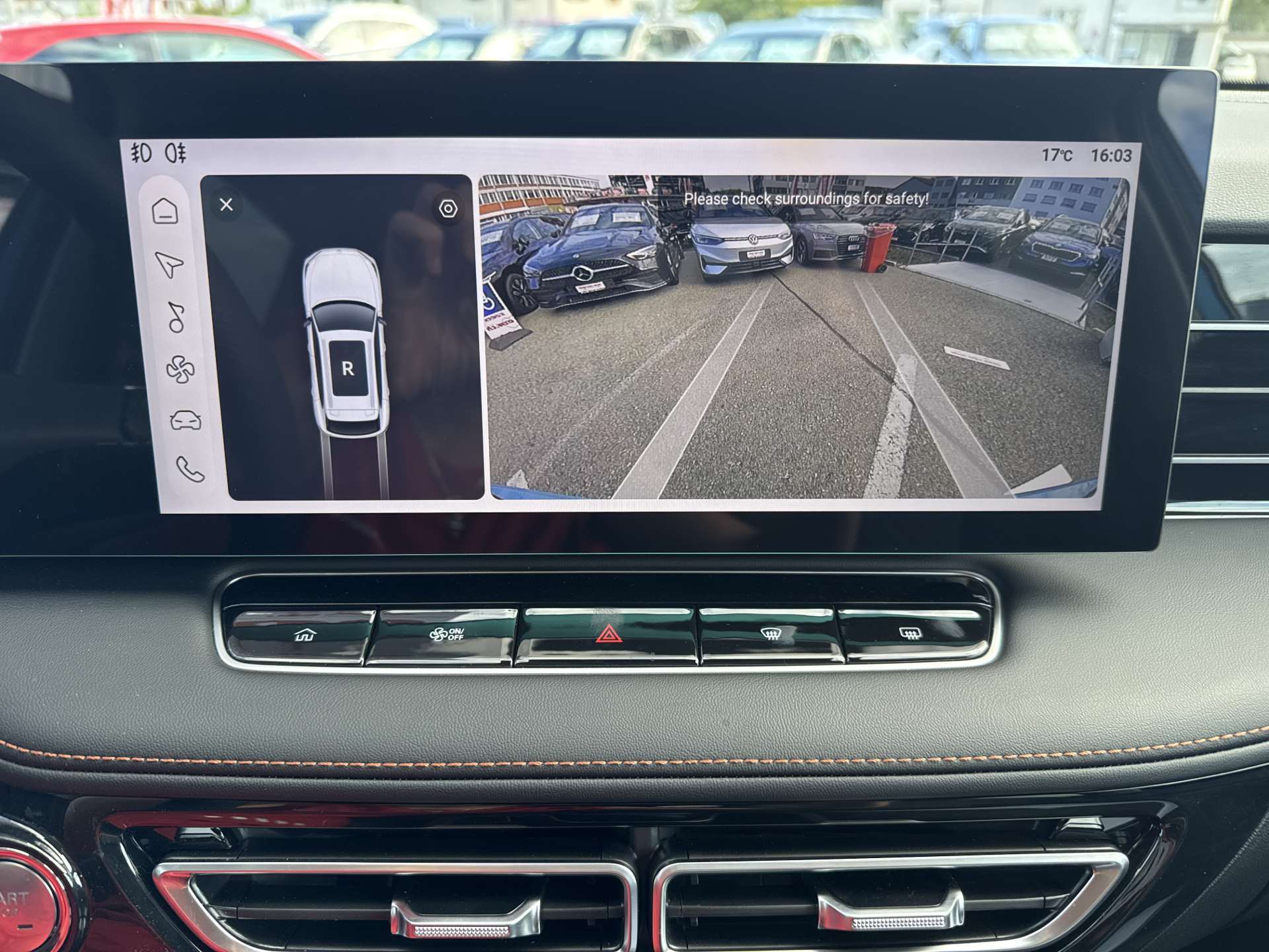 MG HS 1.5 T PHEV Comfort 272PS Automat-image-9