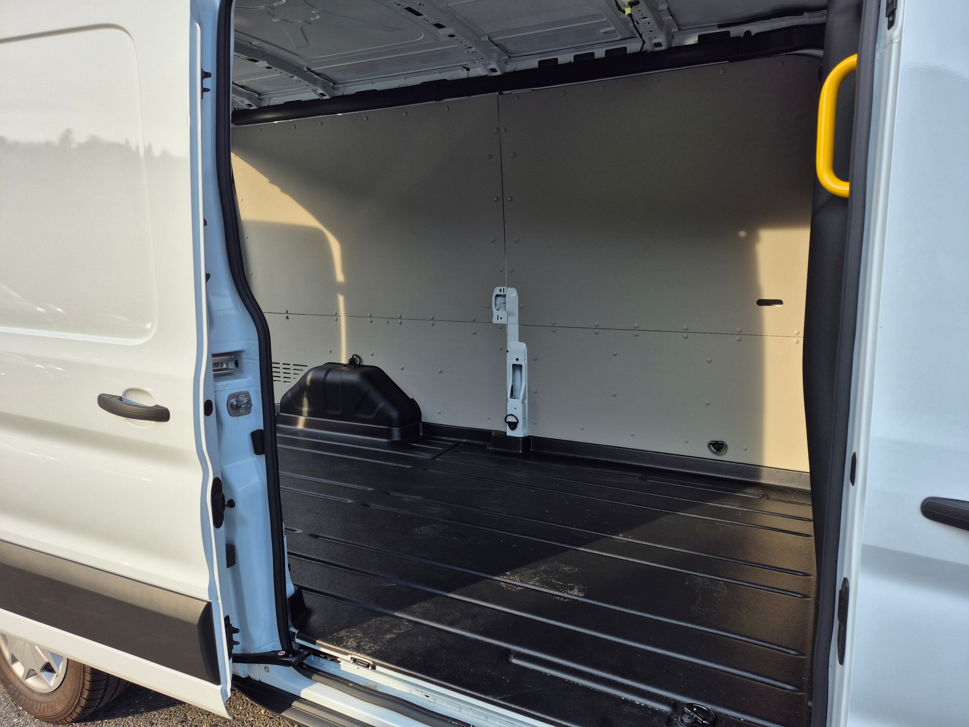 FORD Transit Van 350 L3 Trend 2.0 TDCi 130 HD FWD-image-10