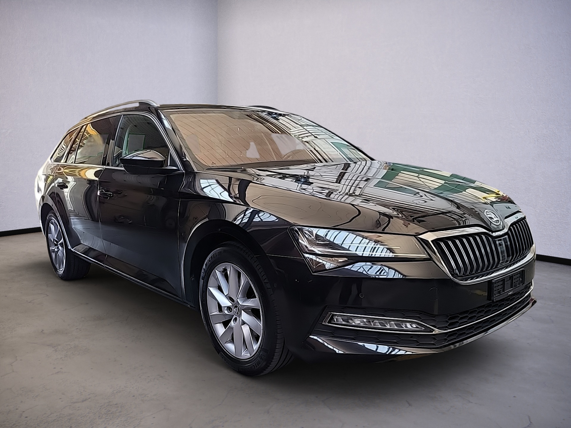 SKODA Superb Combi 2.0 TDi Style DSG-image-0