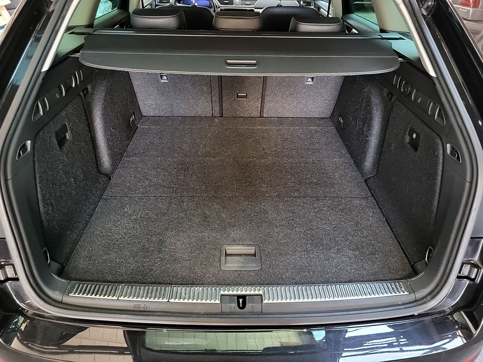 SKODA Superb Combi 2.0 TDi Style DSG-image-14