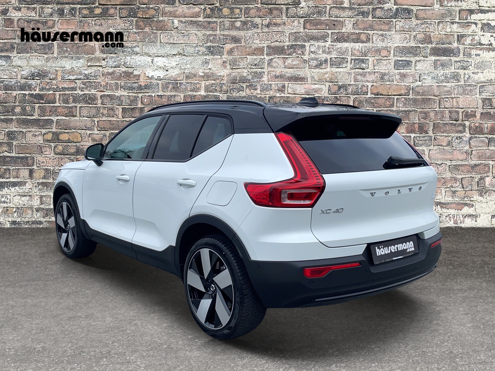 VOLVO XC40 E80 Twin Ultimate AWD-image-3