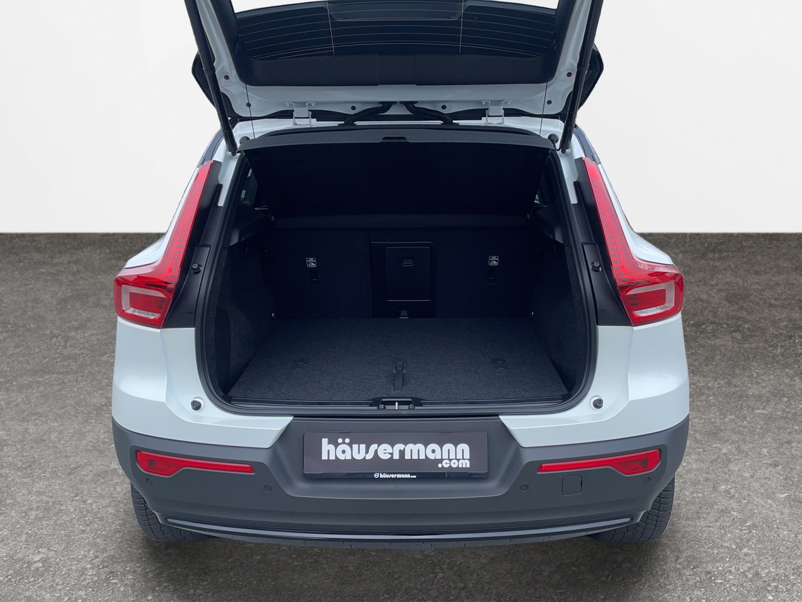 VOLVO XC40 E80 Twin Ultimate AWD-image-5