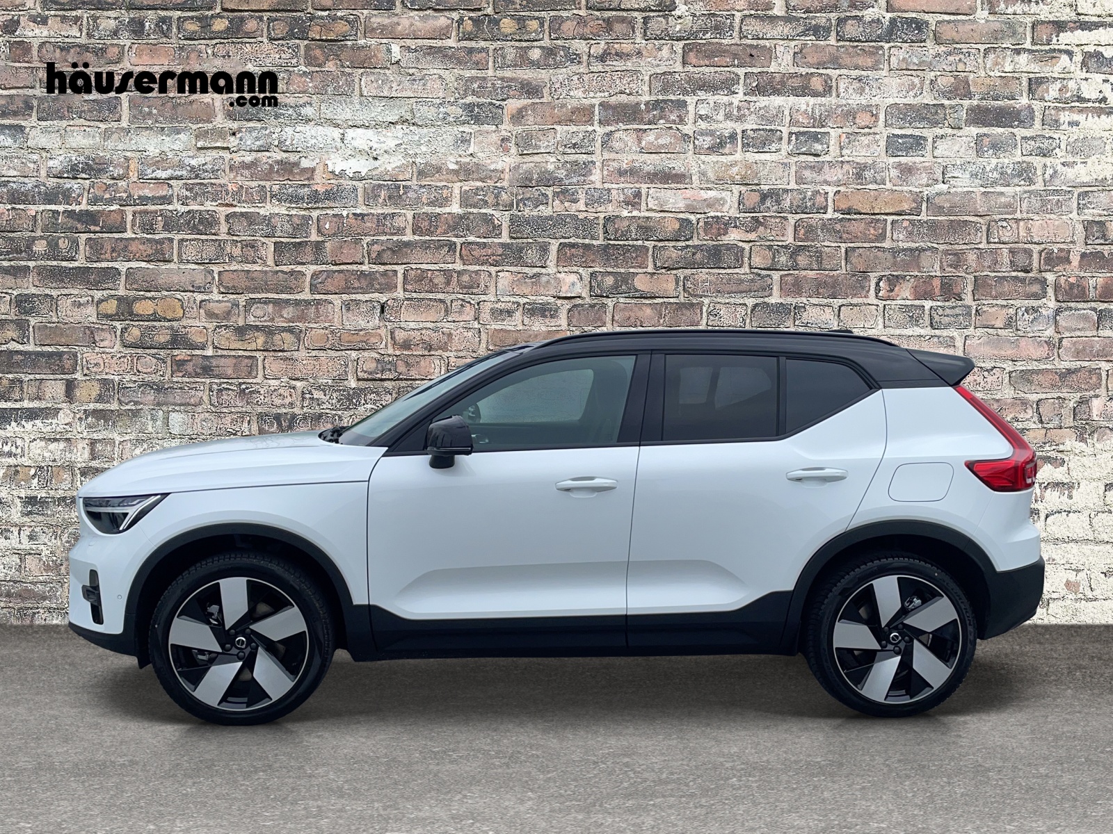 VOLVO XC40 E80 Twin Ultimate AWD-image-2
