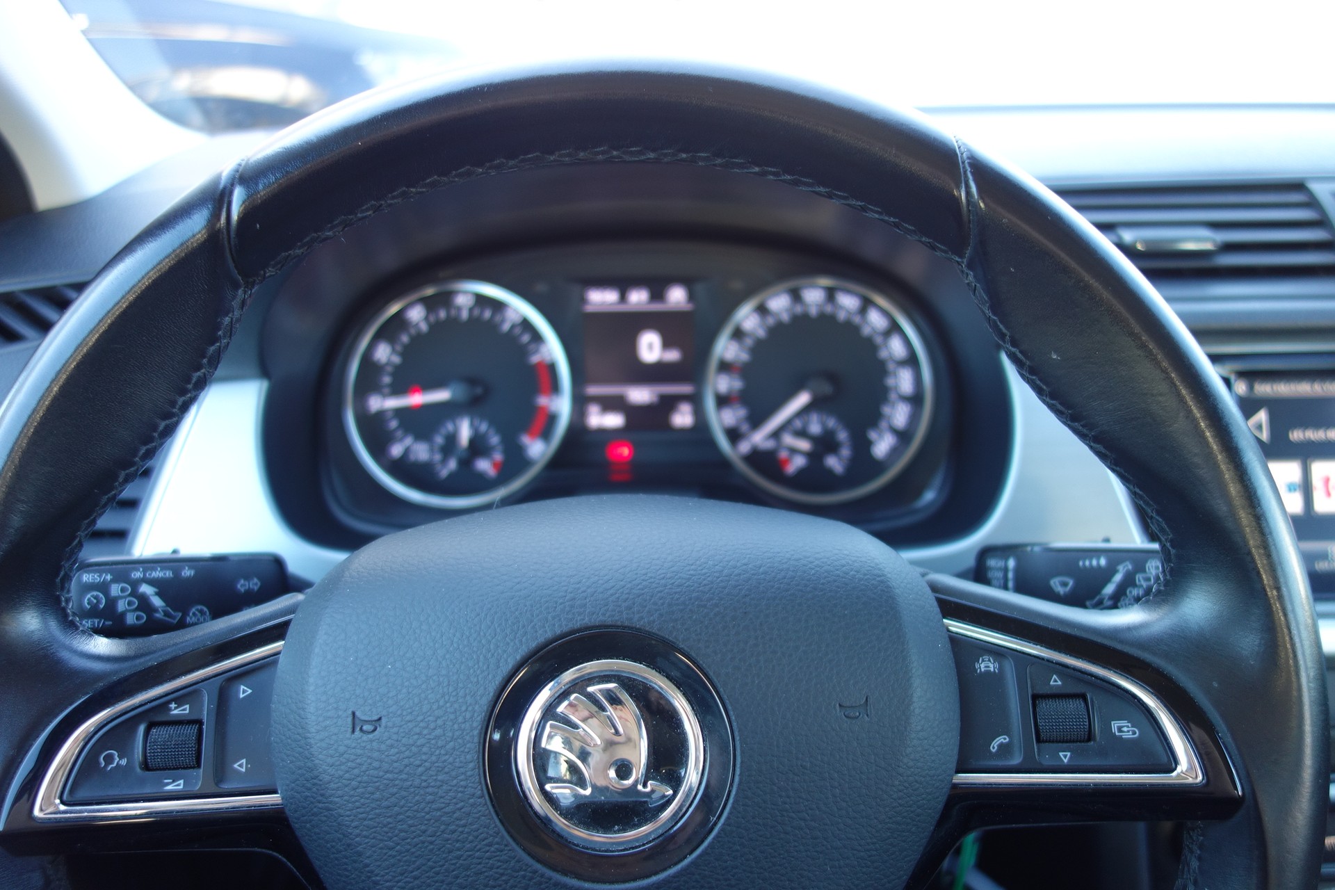 SKODA Fabia 1.0 TSI Ambition-image-7