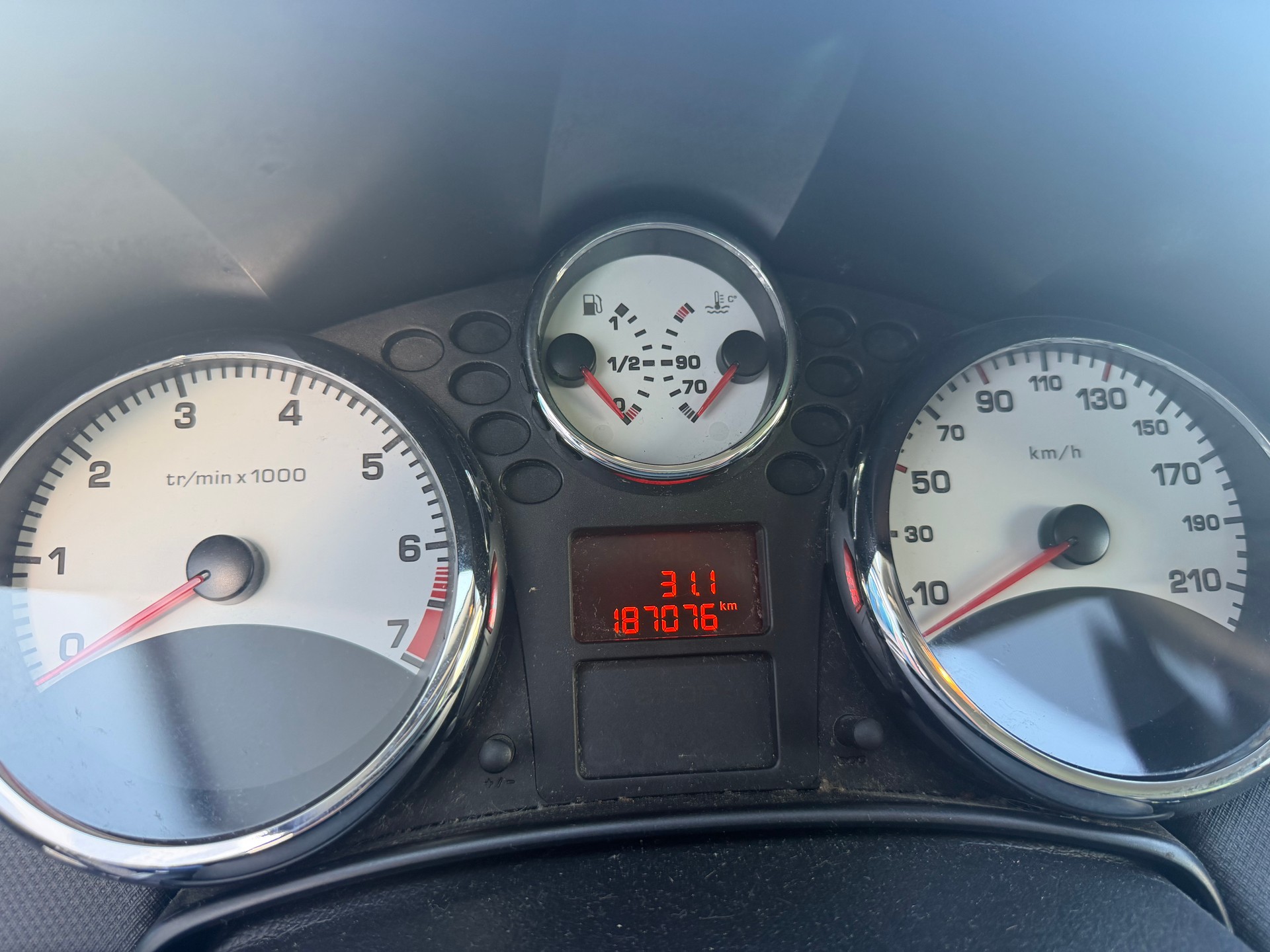 PEUGEOT 207 SW 1.6 16V Active-image-8