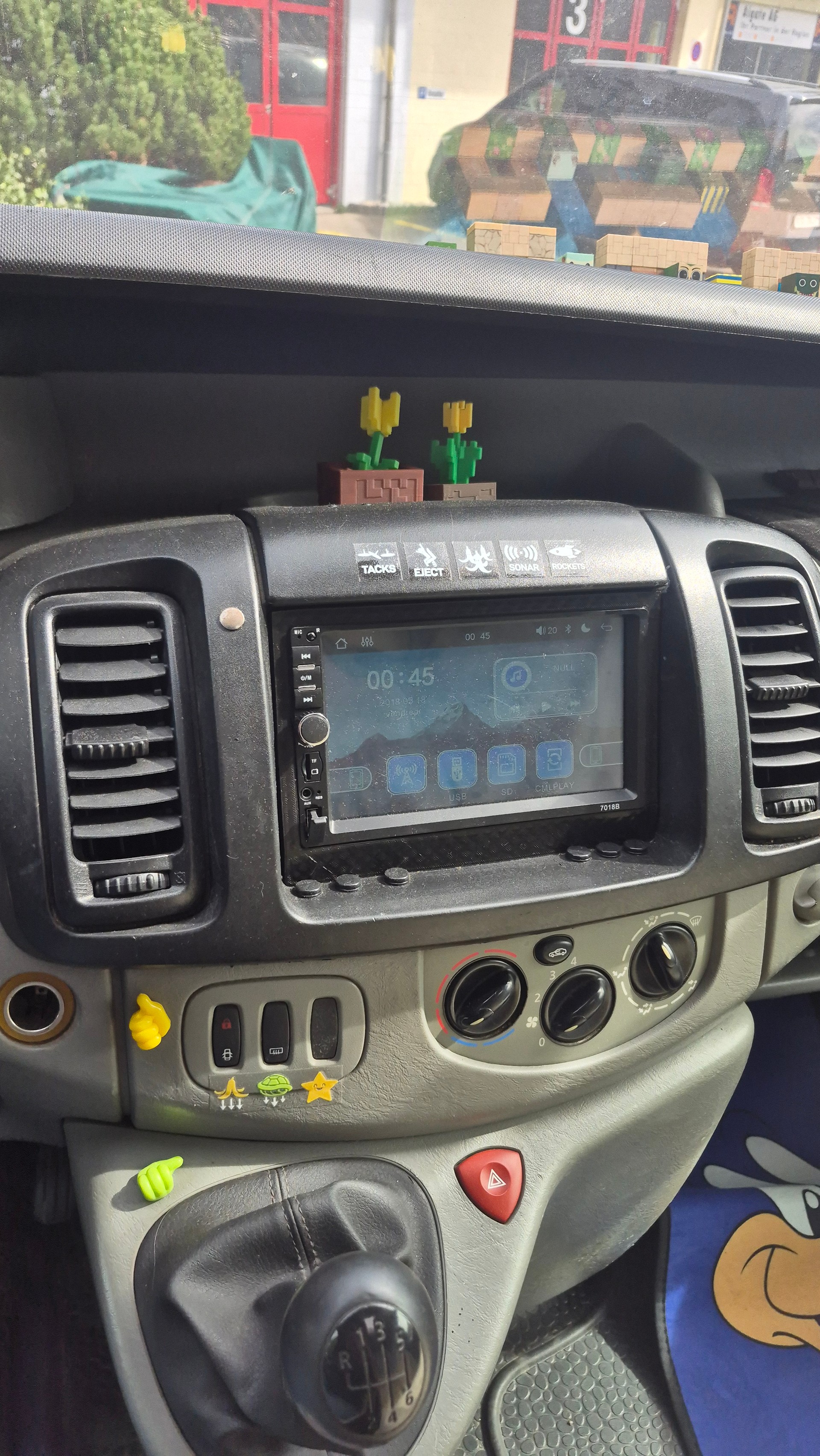 RENAULT Trafic 1.9 dCi 100 2.7t-image-9