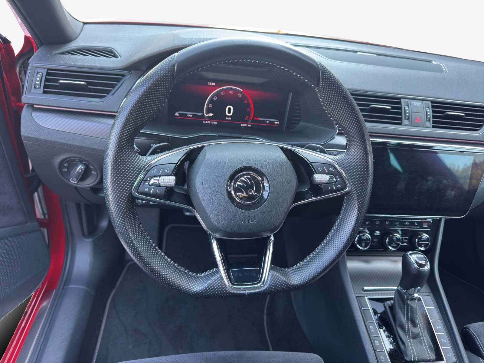 SKODA Superb Combi 2.0 TDi SportLine Light 4x4 DSG-image-9