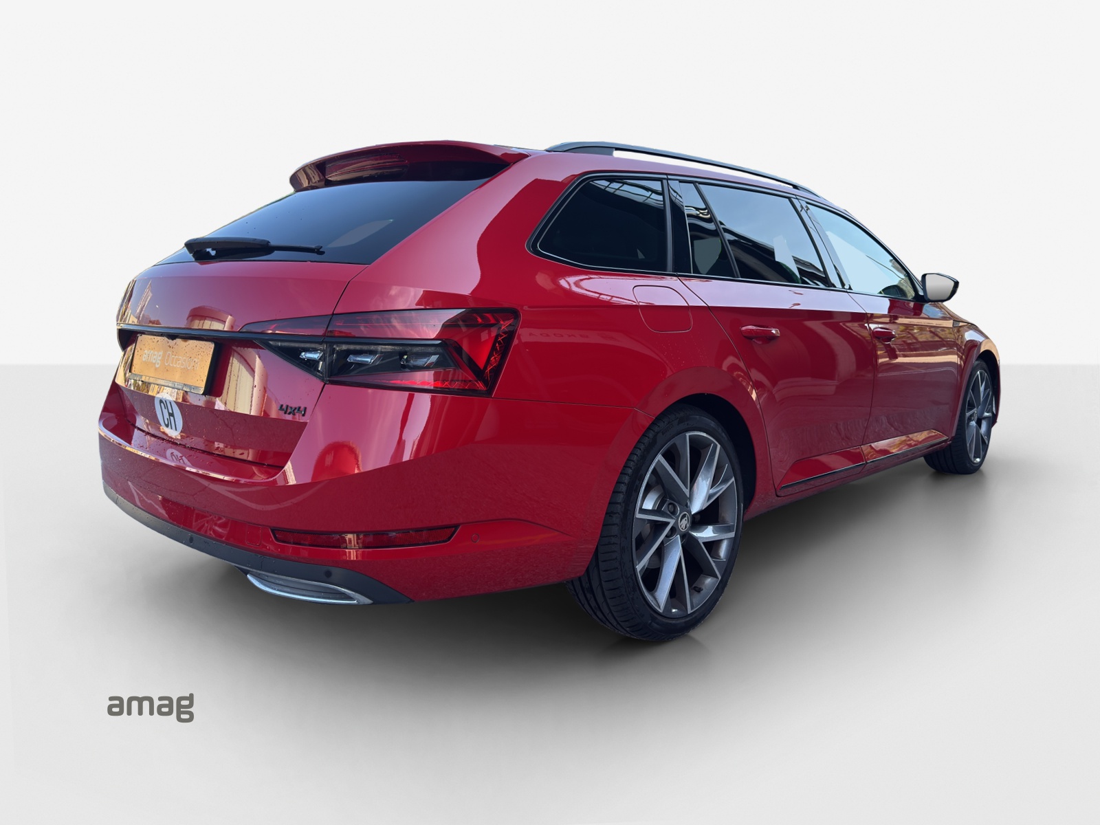 SKODA Superb Combi 2.0 TDi SportLine Light 4x4 DSG-image-4