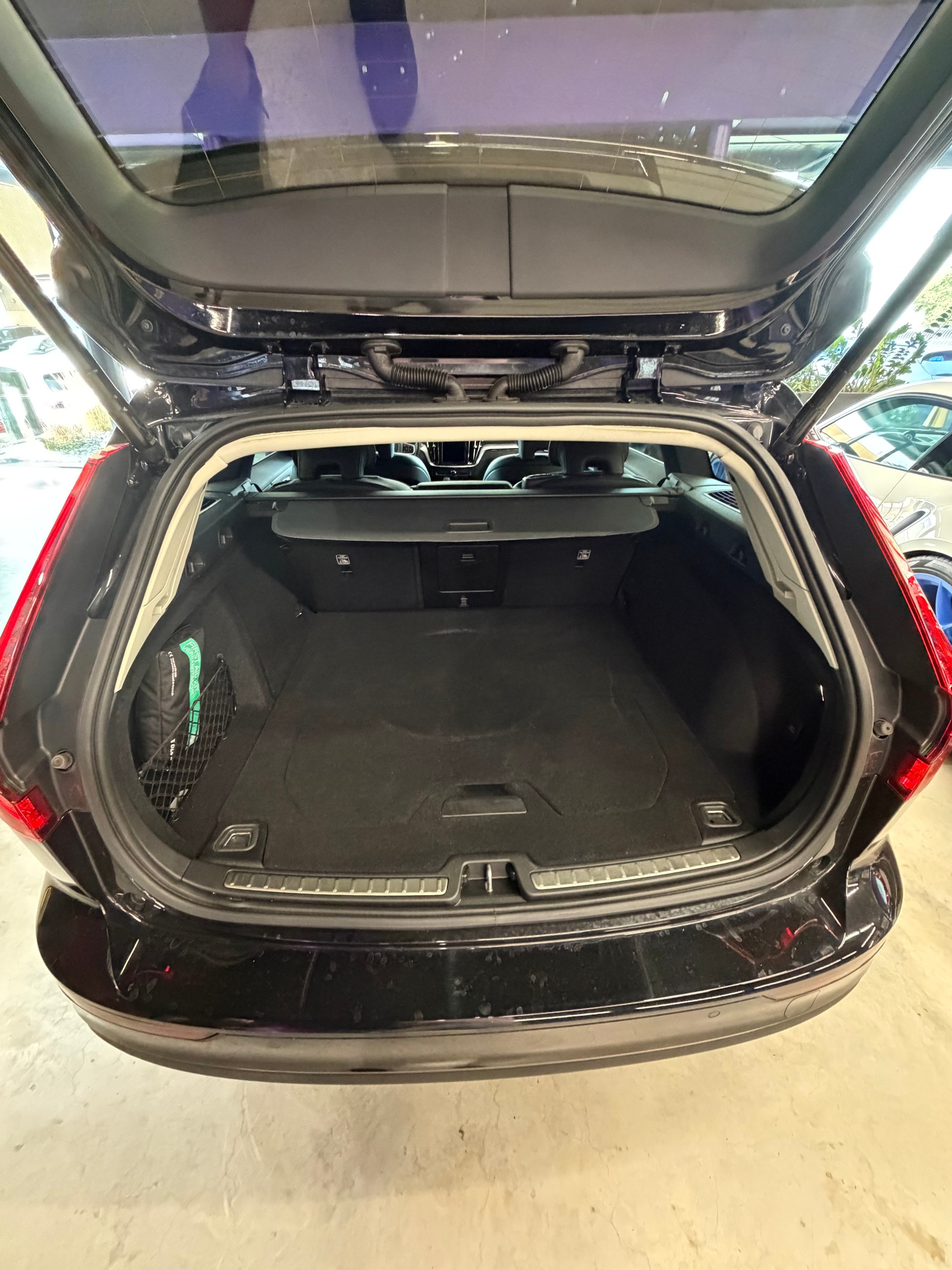 VOLVO V60 B4 Benzin Mild Hybrid Momentum Geartronic-image-6