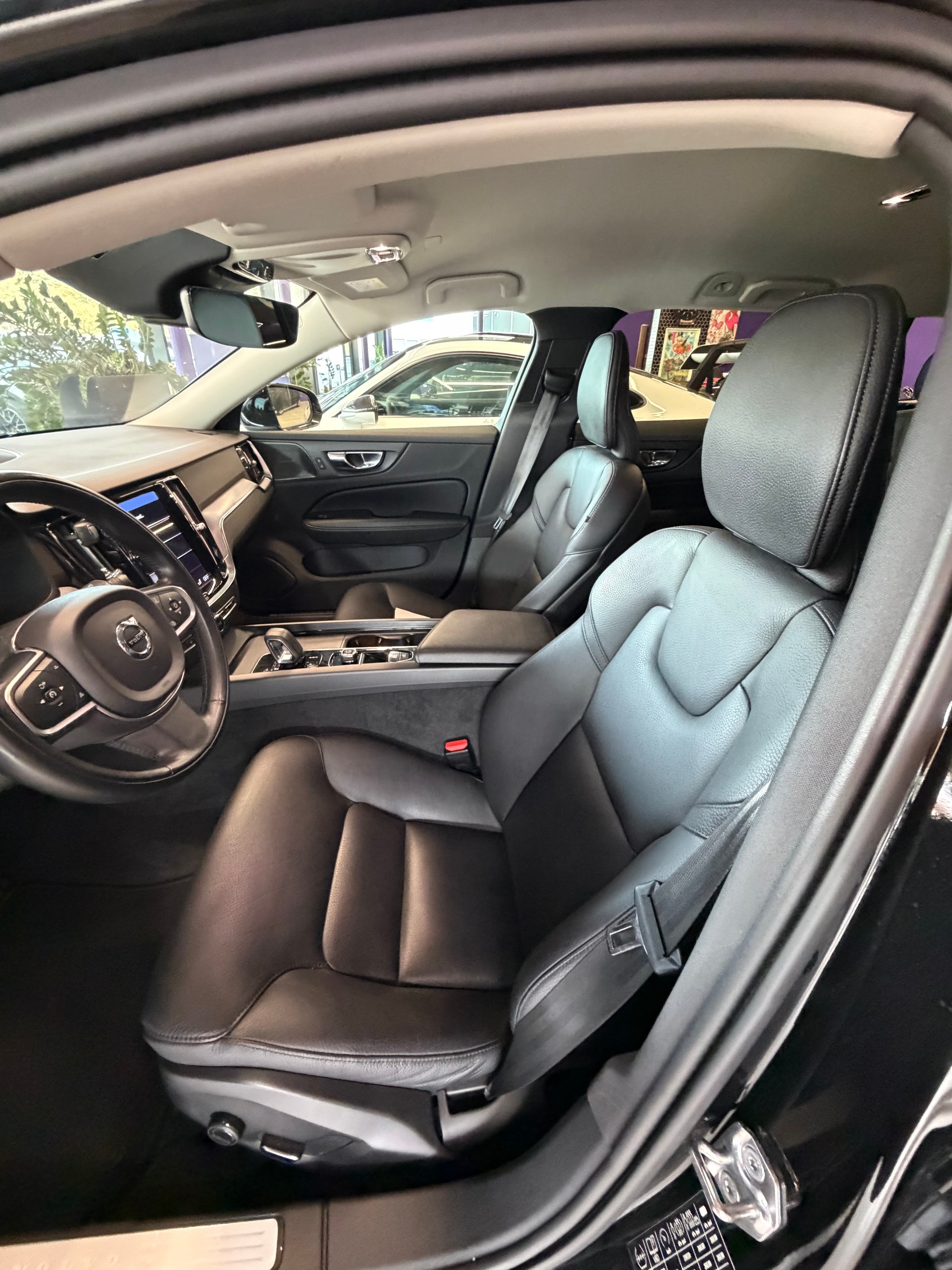 VOLVO V60 B4 Benzin Mild Hybrid Momentum Geartronic-image-11