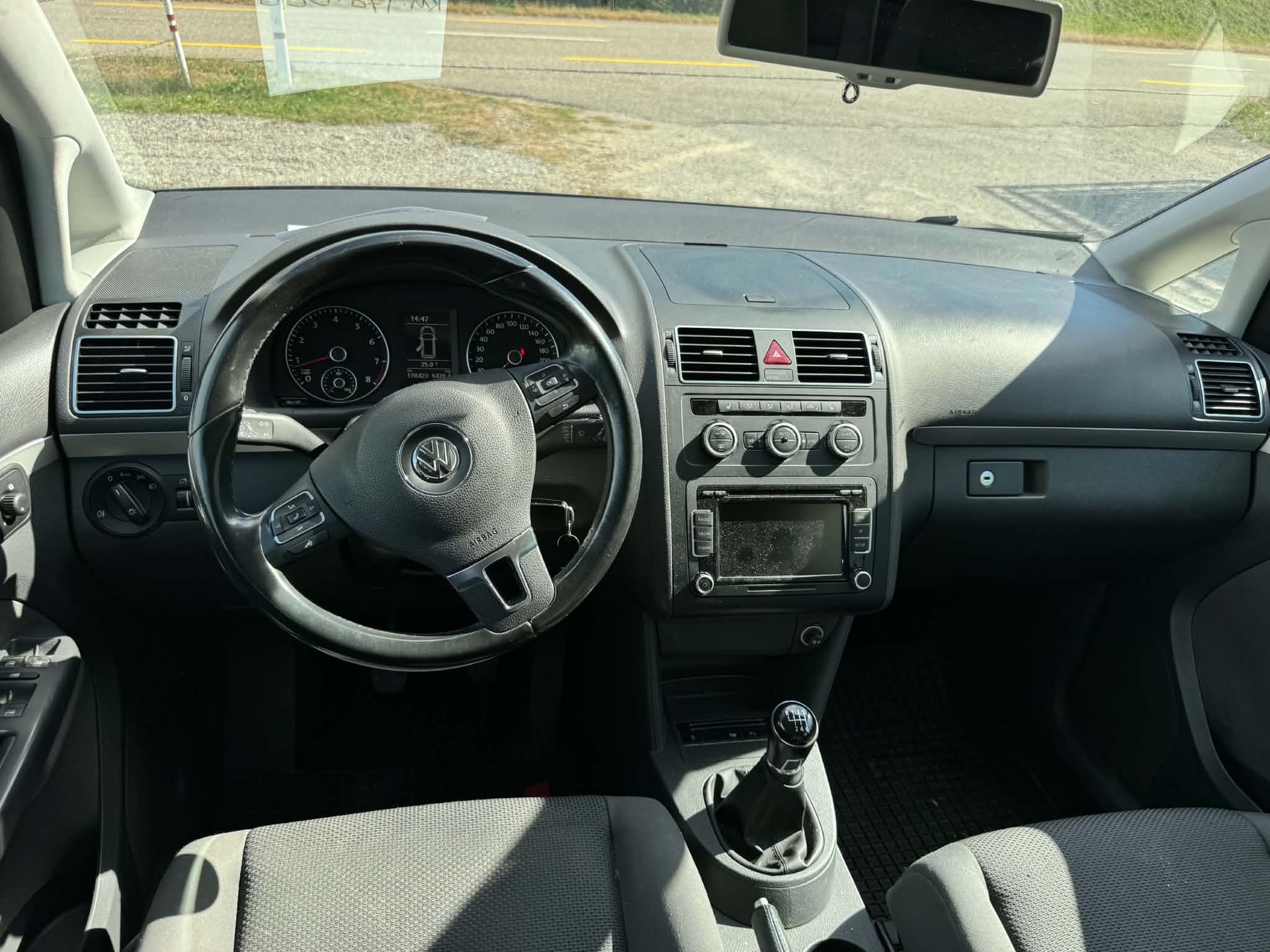 VW Touran 1.4 TSI Start 7 Plätze-image-3