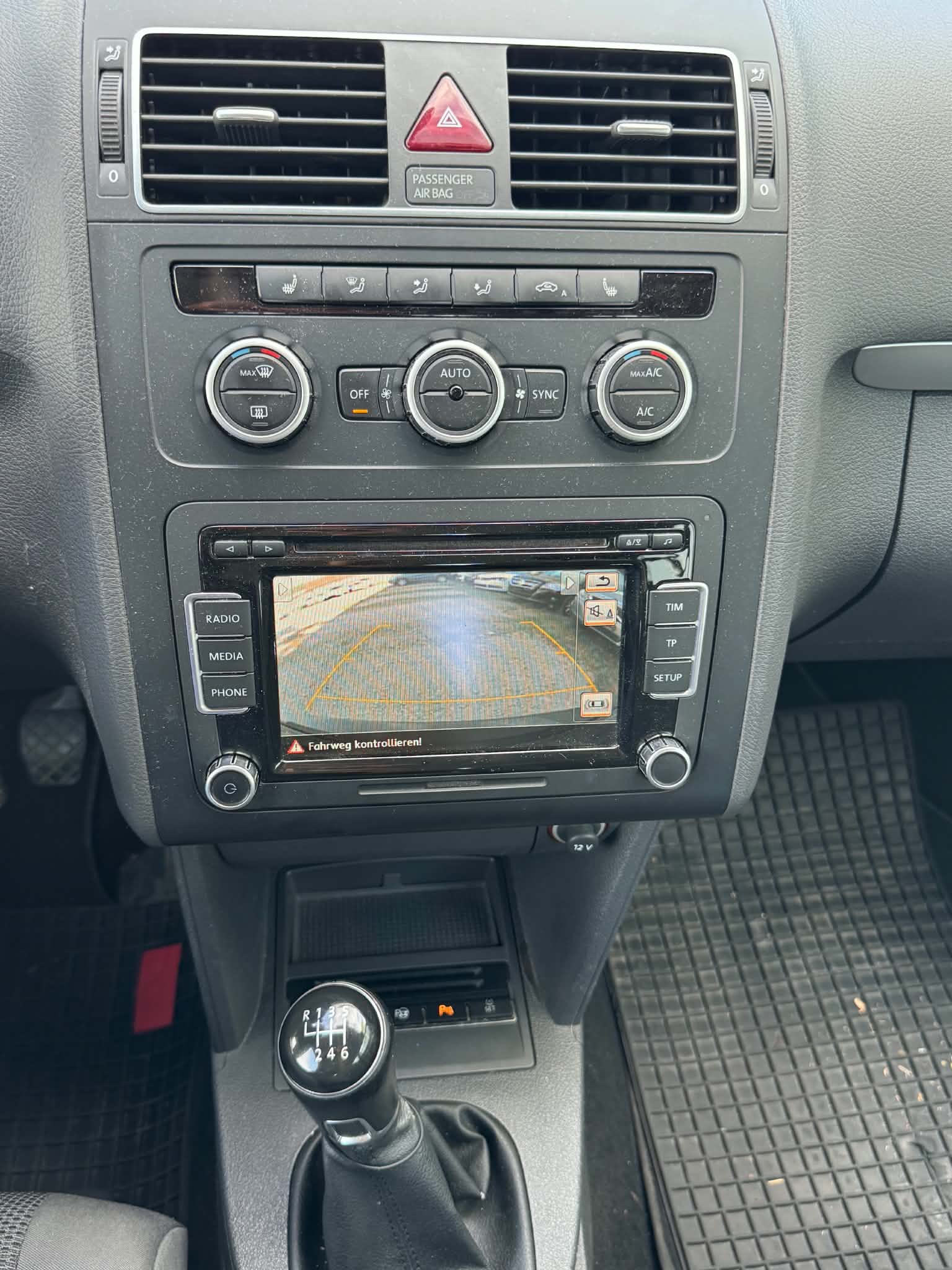 VW Touran 1.4 TSI Start 7 Plätze-image-2