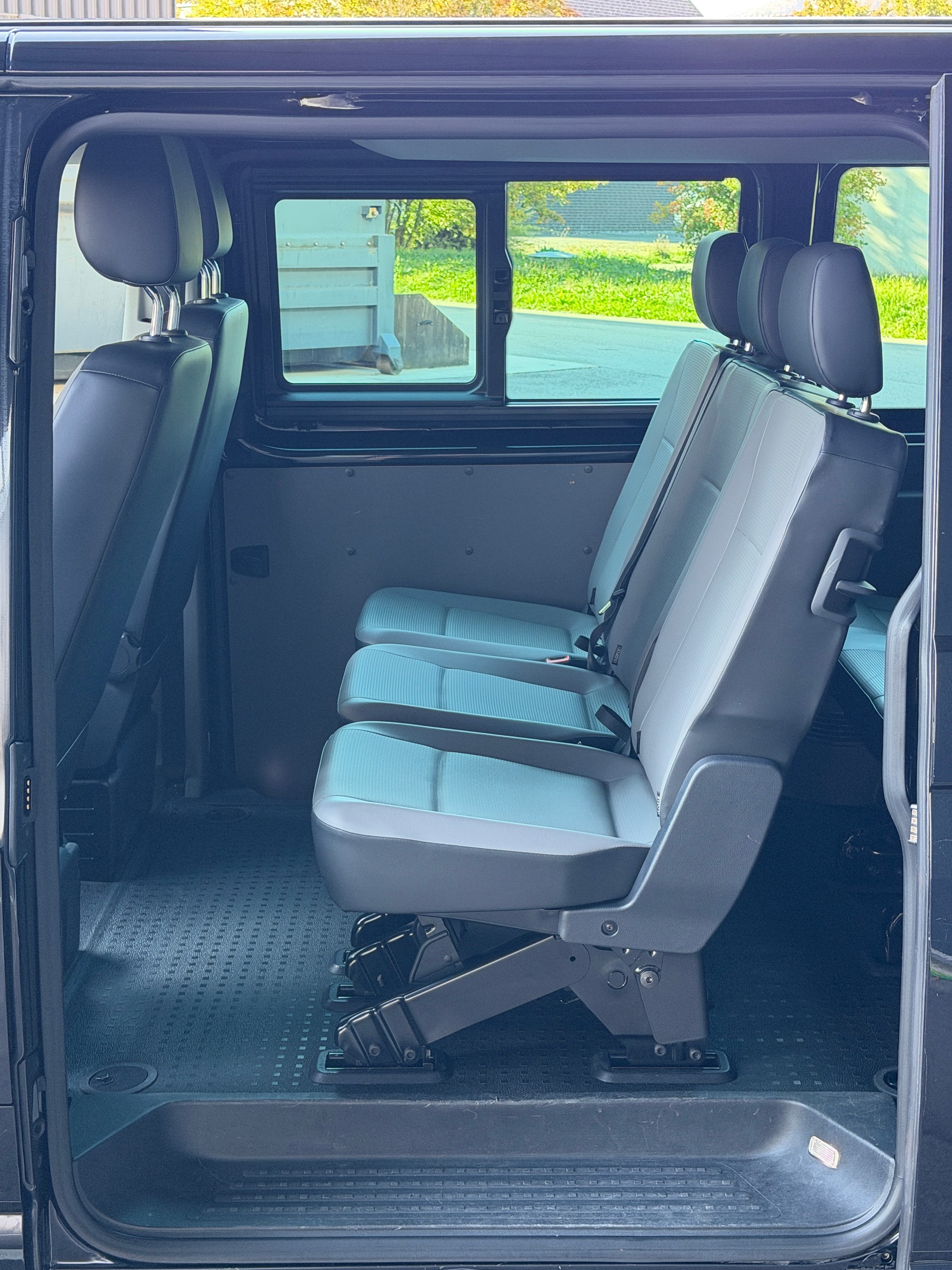 VW T6.1 2.0 Bi-TDI DSG 4MOTION-image-9