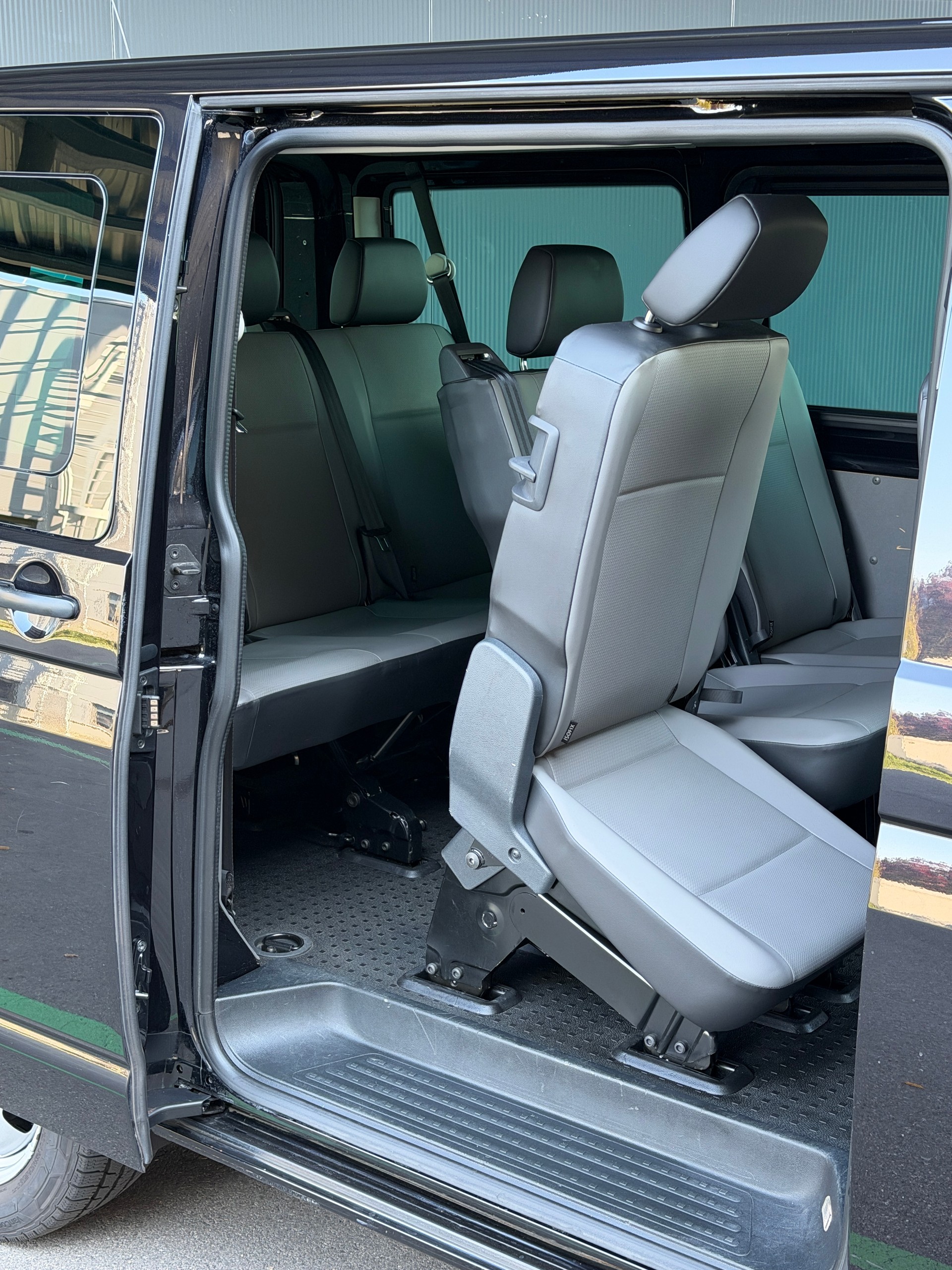VW T6.1 2.0 Bi-TDI DSG 4MOTION-image-12