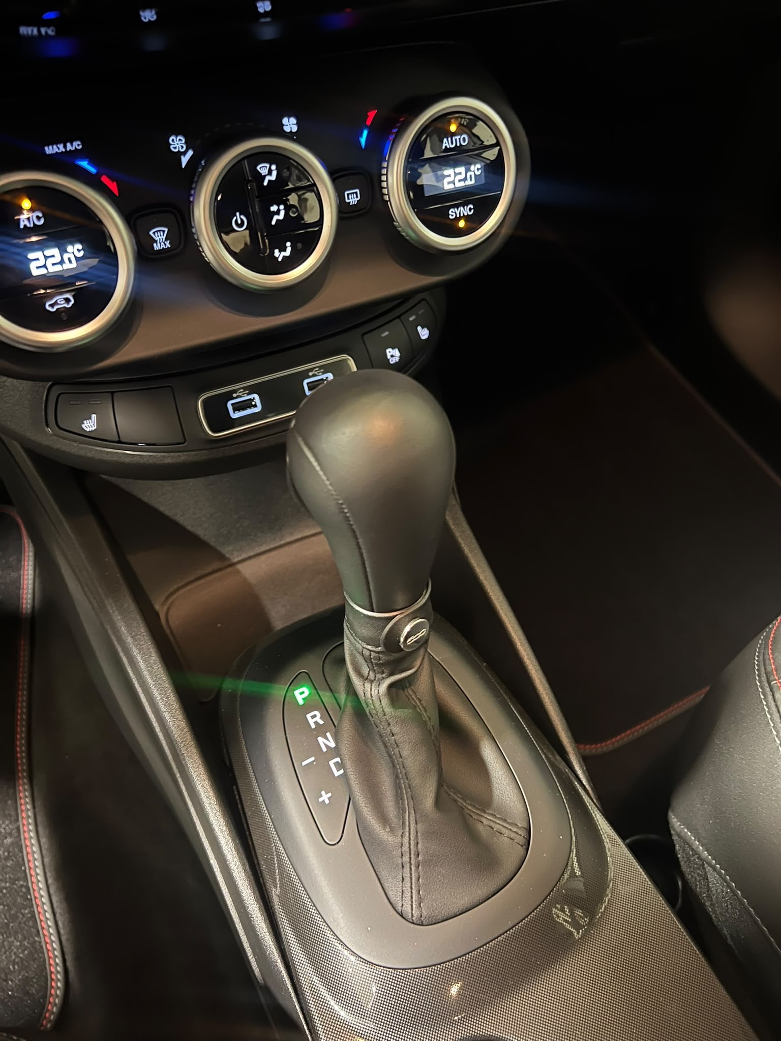 FIAT 500X 1.5 Hybrid Sport DCT-image-9