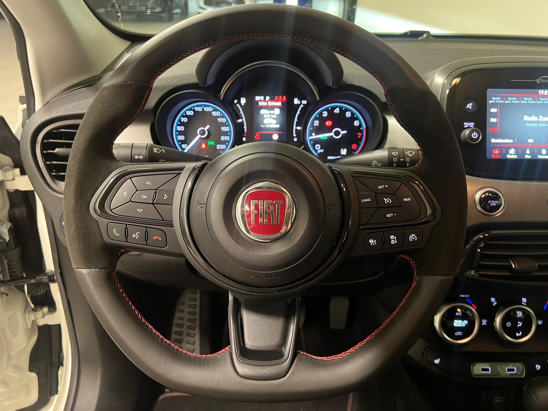 FIAT 500X 1.5 Hybrid Sport DCT-image-8