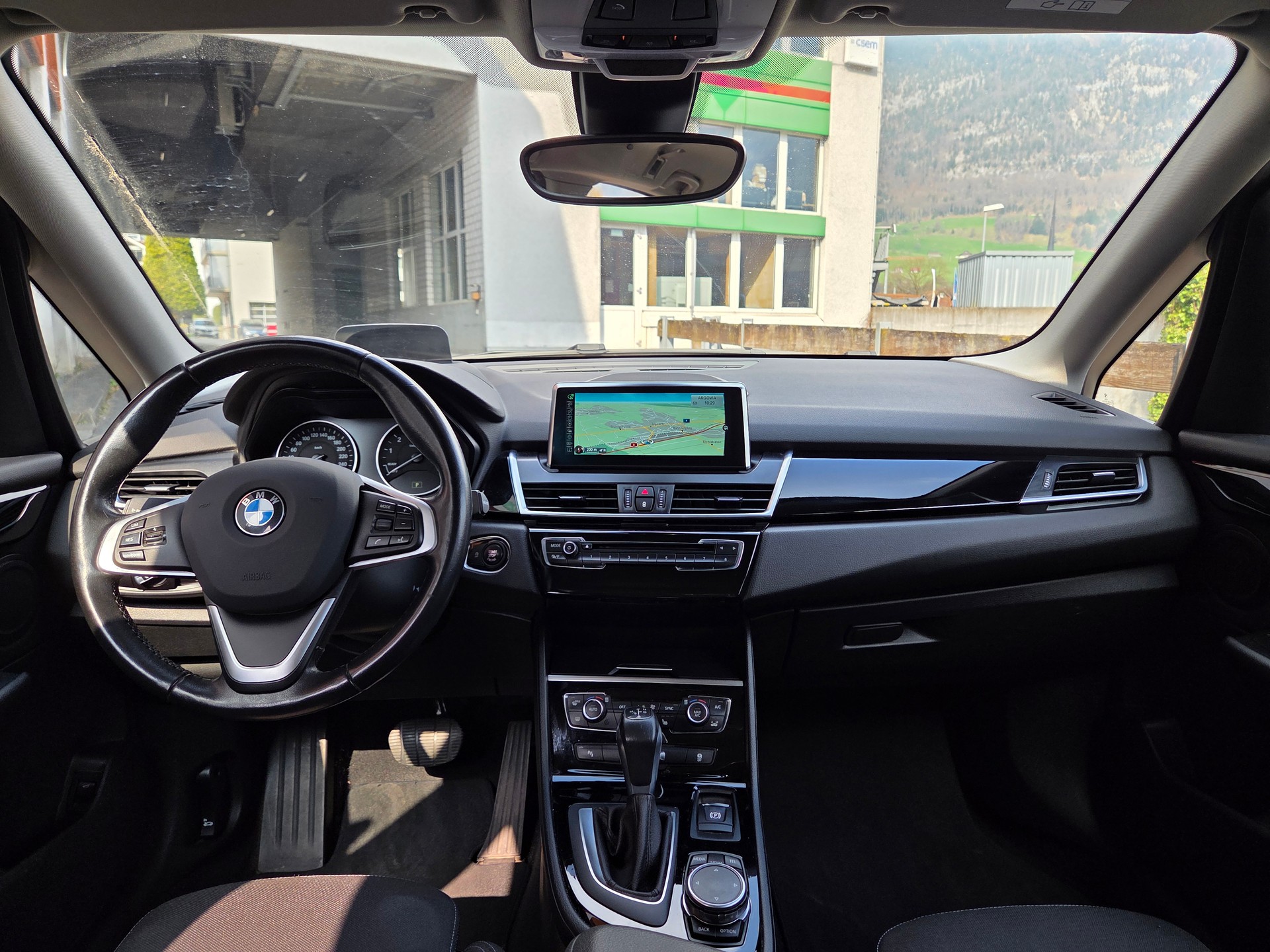 BMW 218i Active Tourer Steptronic-image-6