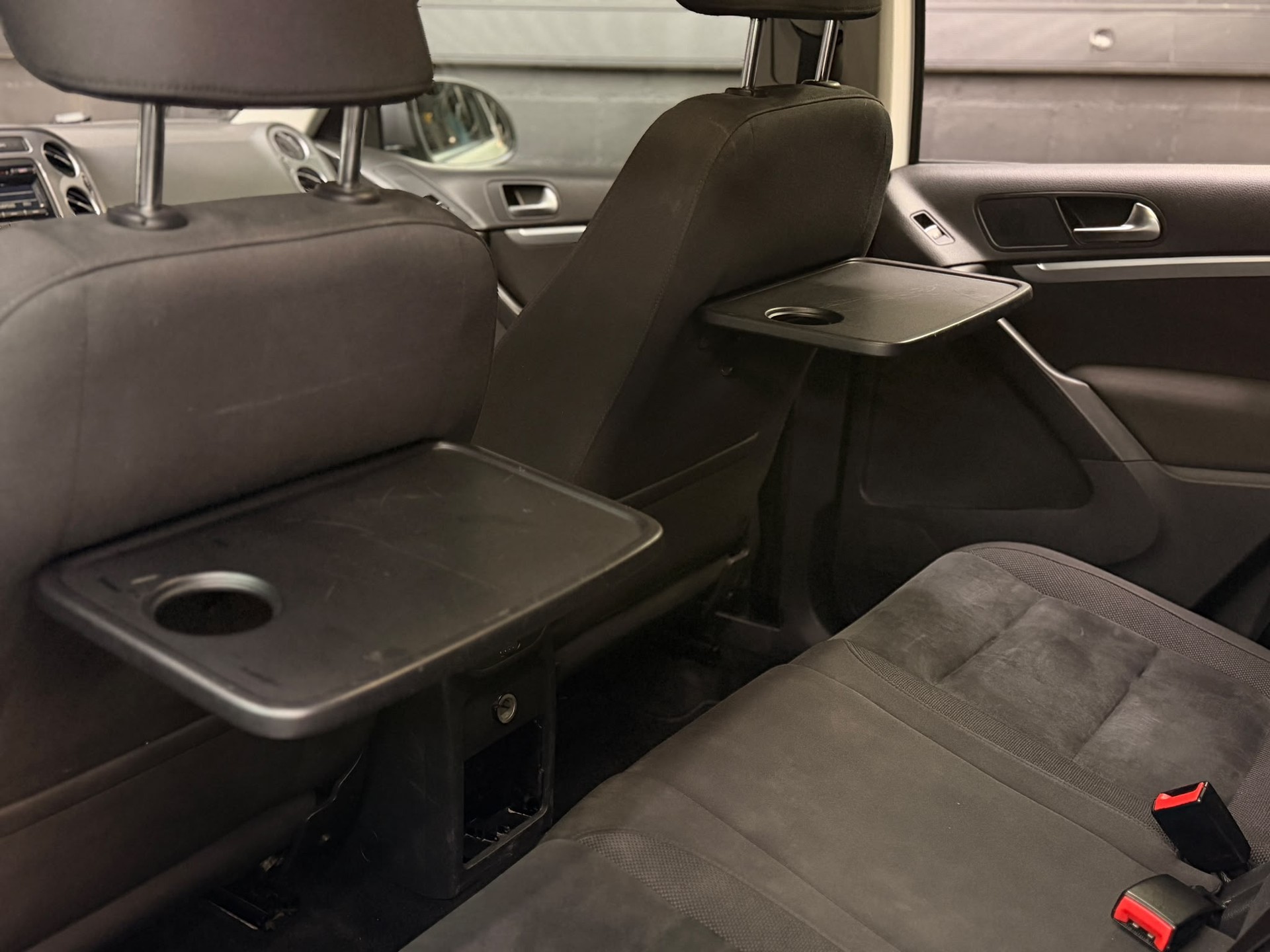 VW Tiguan 1.4 TSI BlueMotion R-Line 4x2-image-12