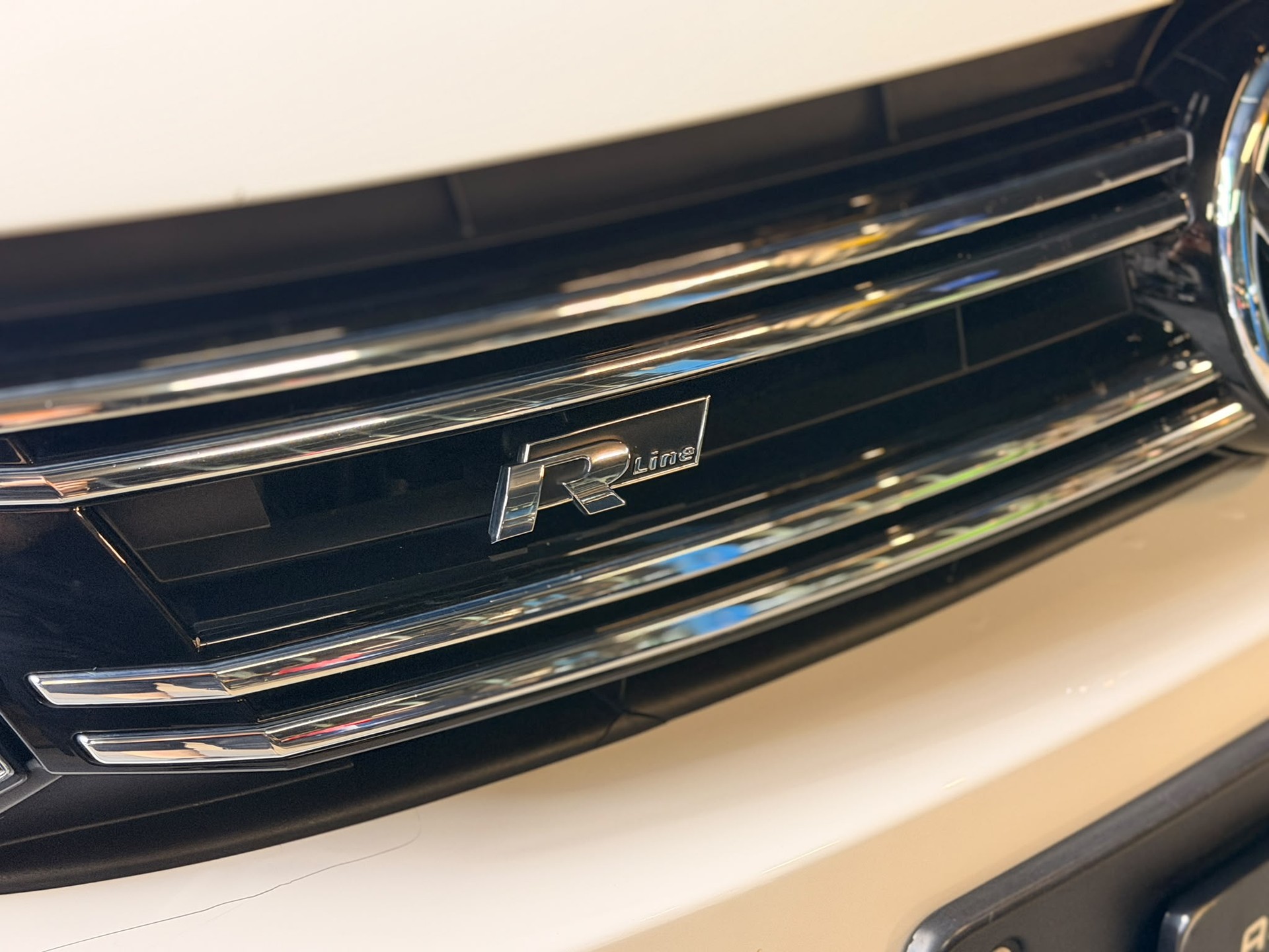 VW Tiguan 1.4 TSI BlueMotion R-Line 4x2-image-1