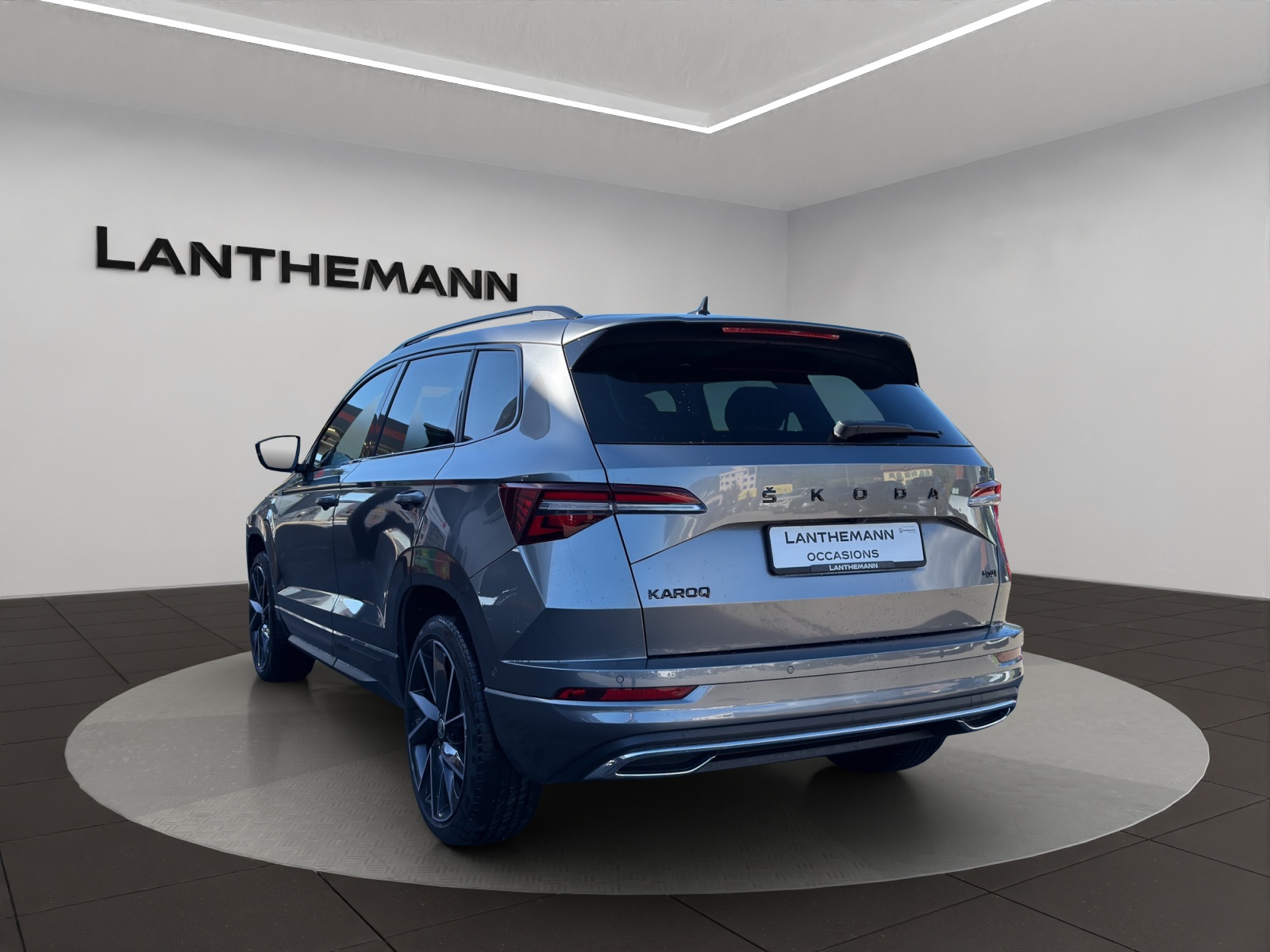 SKODA Karoq 2.0 TSI SportLine 4x4 DSG-image-2