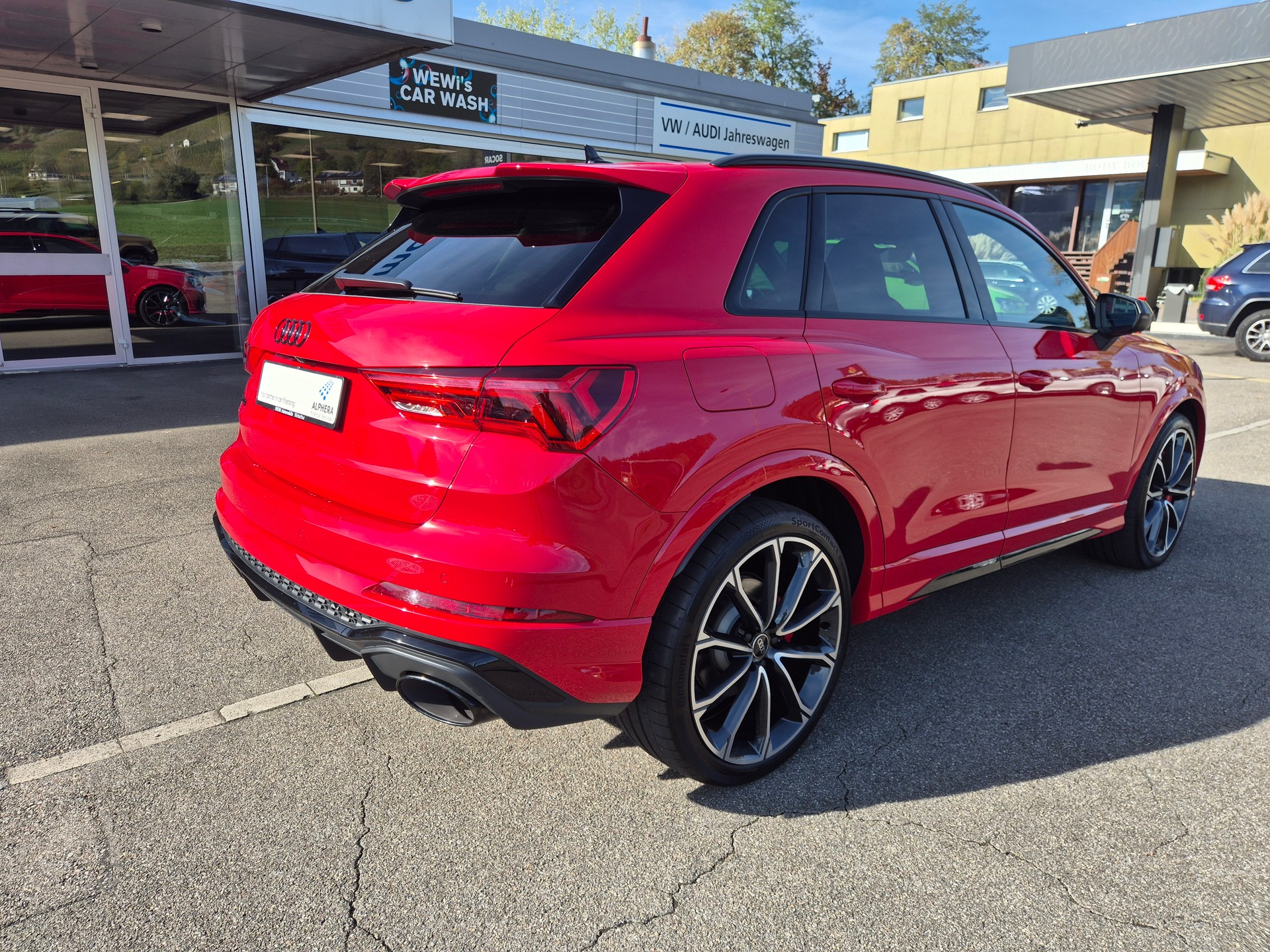 AUDI RS Q3 2.5 TFSI quattro S tronic-image-4