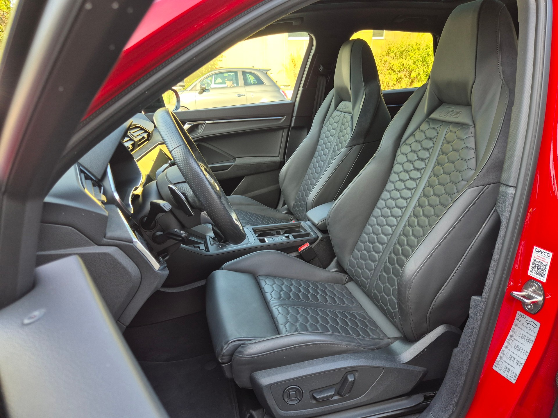 AUDI RS Q3 2.5 TFSI quattro S tronic-image-11