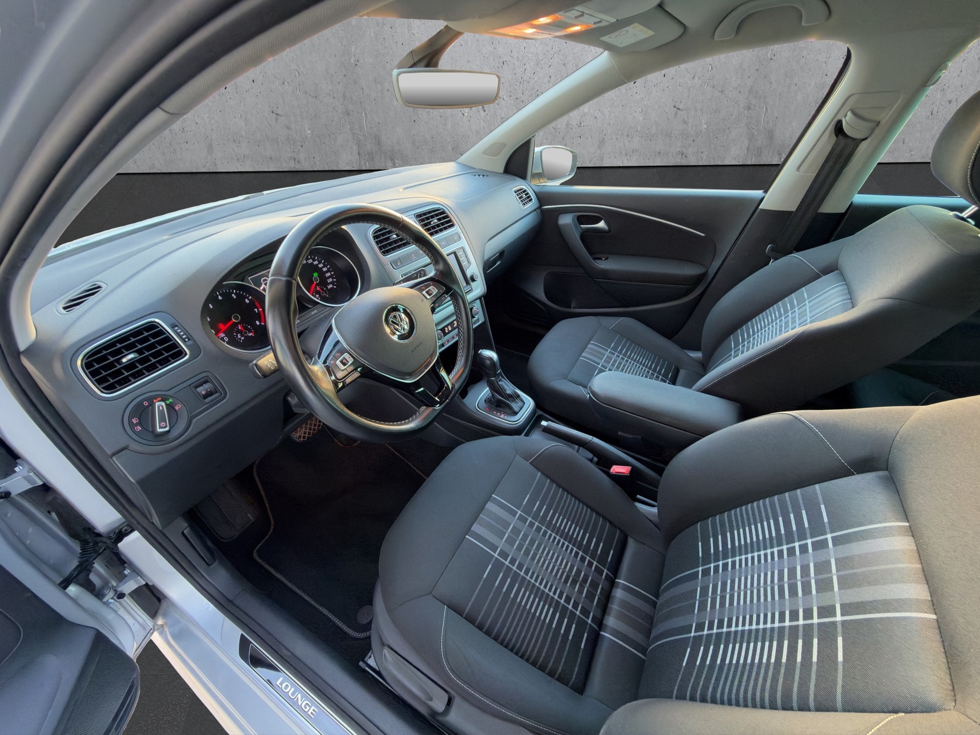 VW Polo 1.2 TSI 90 BlueMT Lounge DSG-image-9
