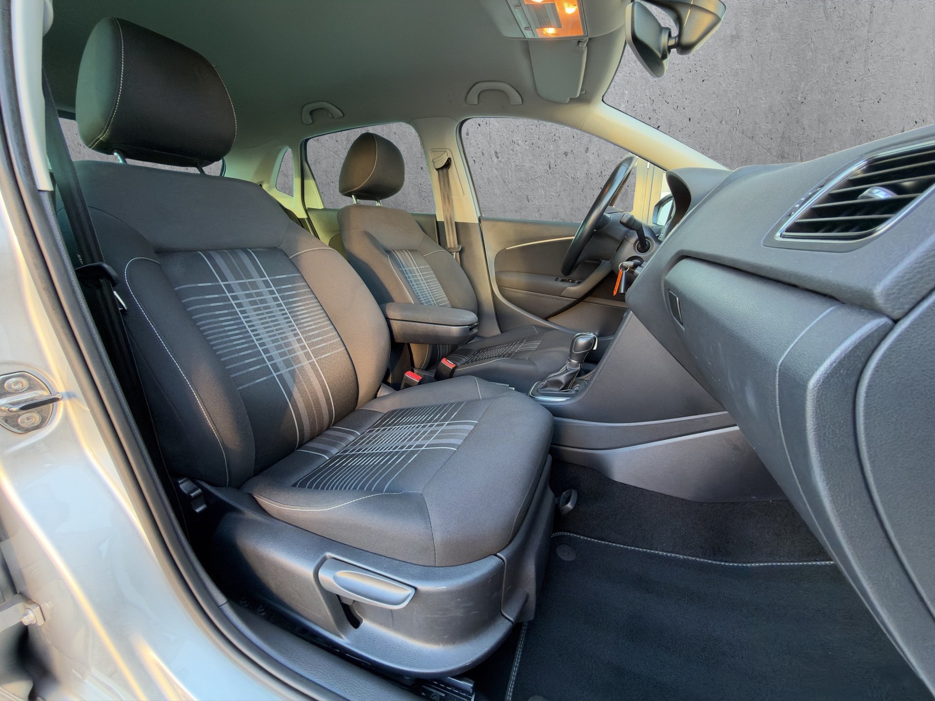 VW Polo 1.2 TSI 90 BlueMT Lounge DSG-image-12