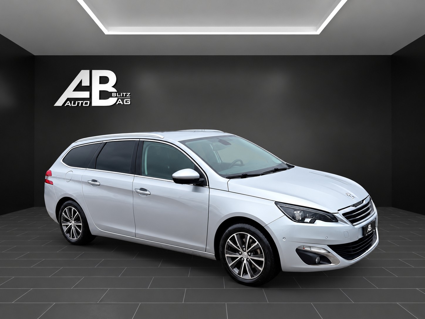 PEUGEOT 308 SW 1.2 THP Allure Automatic mit 131 PS-image-4