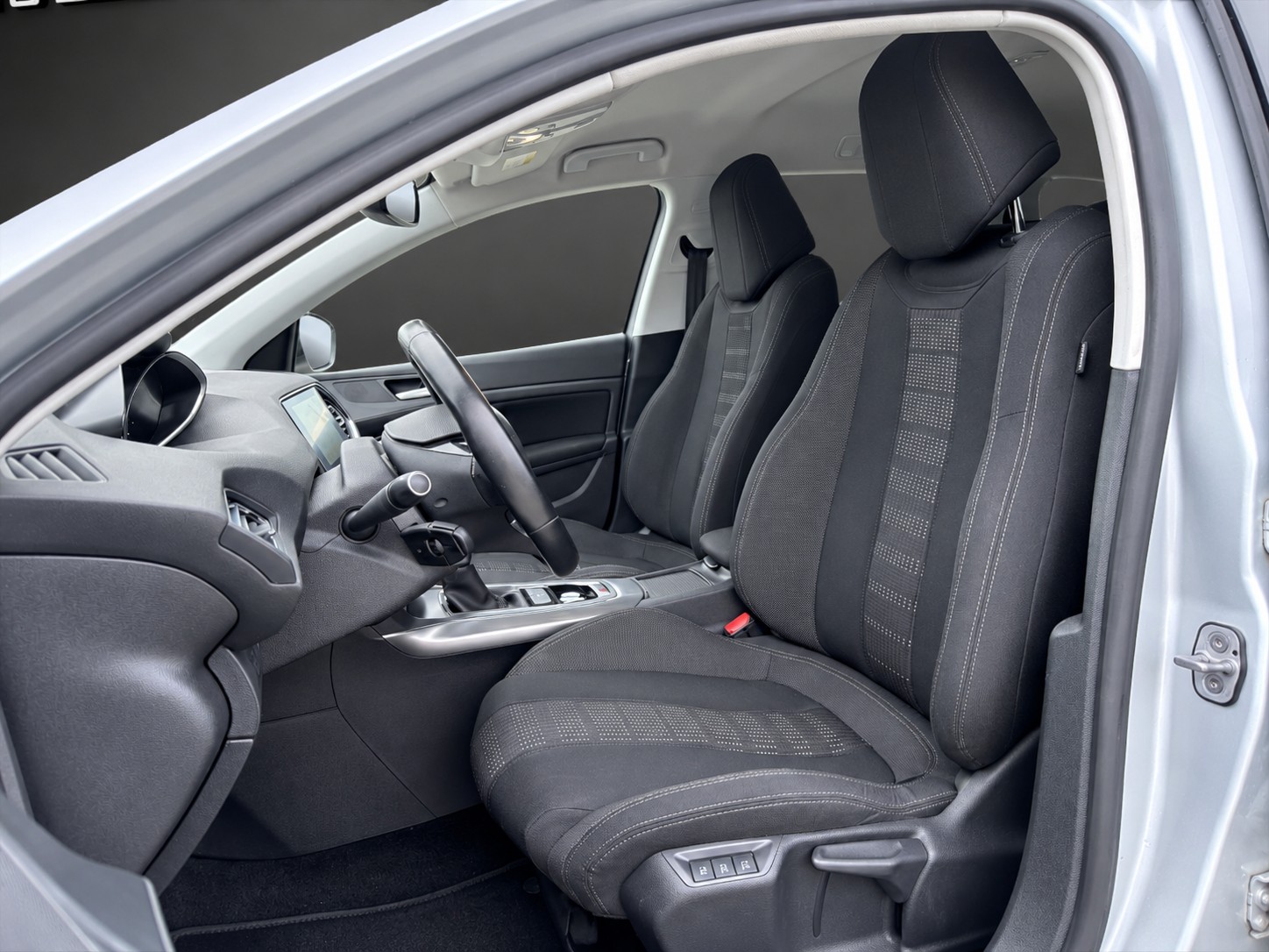 PEUGEOT 308 SW 1.2 THP Allure Automatic mit 131 PS-image-5