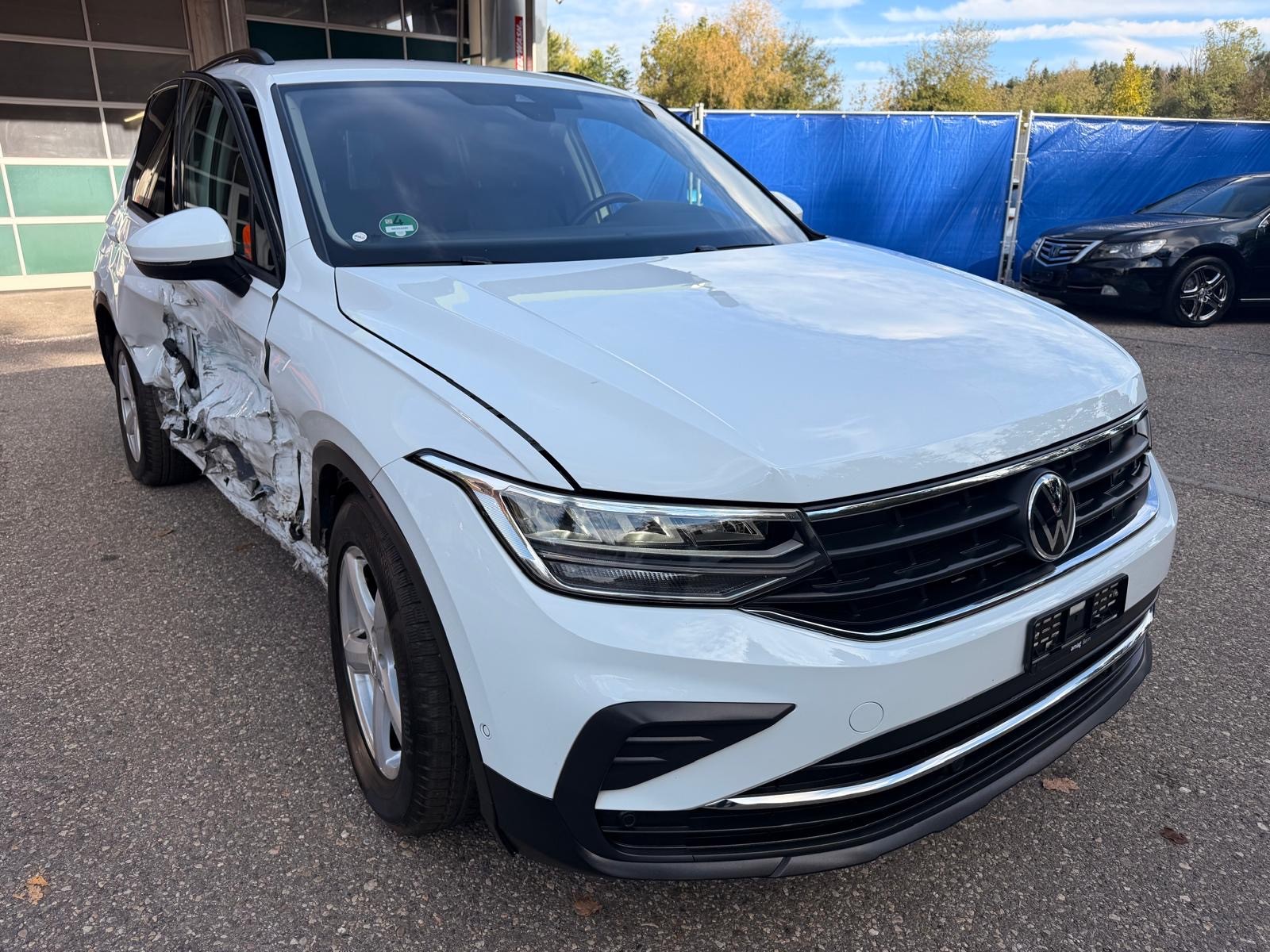 VW Tiguan 2.0 TDI SCR Life 4Motion DSG-image-5