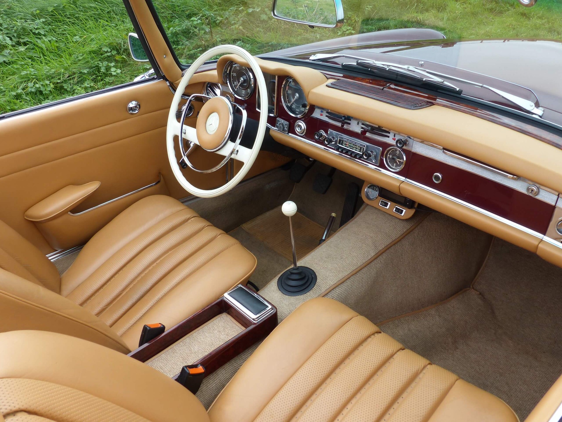 MERCEDES-BENZ SL 230 6 Gänge!-image-3