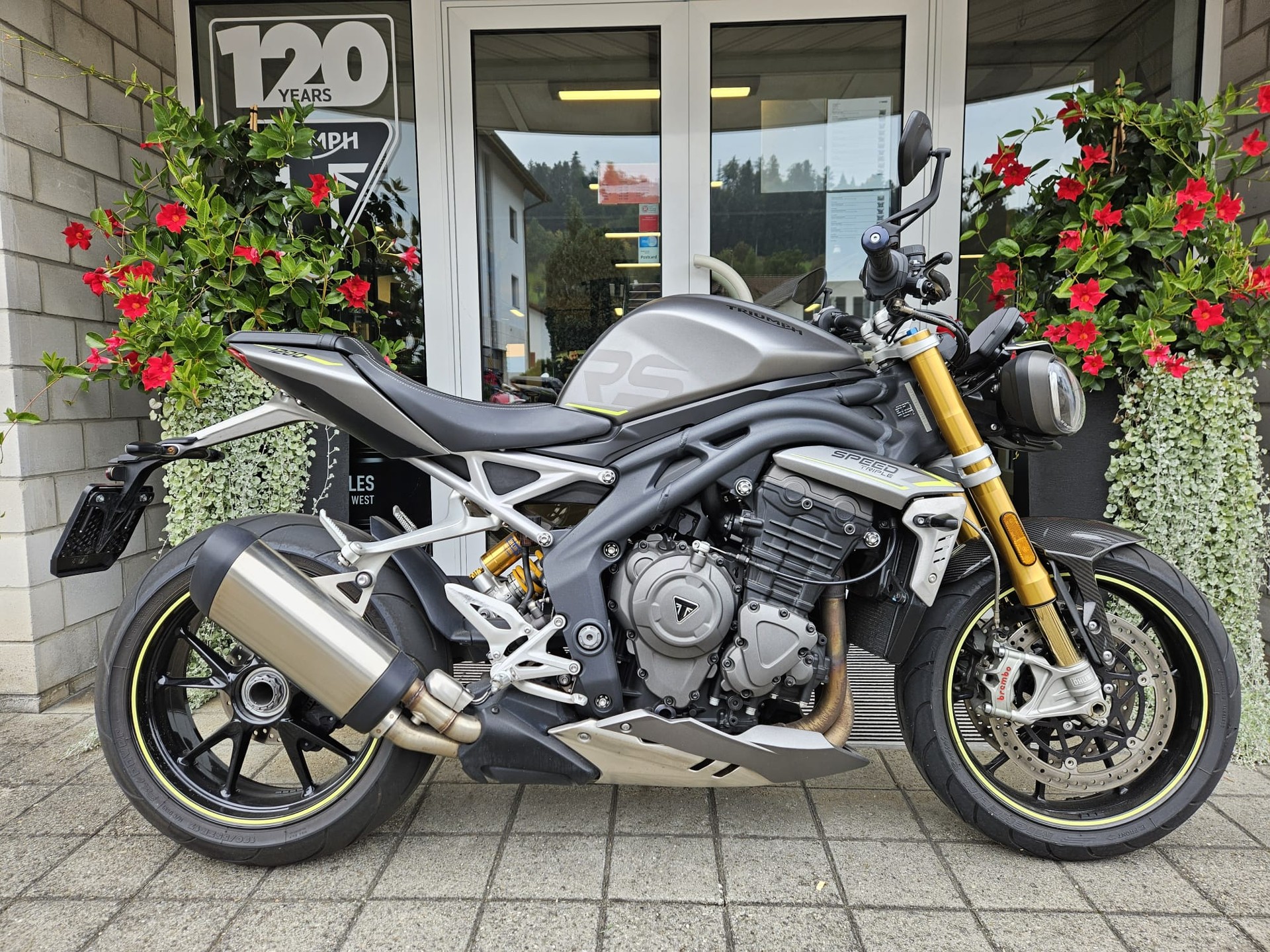 TRIUMPH Speed Triple 1200 RS-showroom-element-1