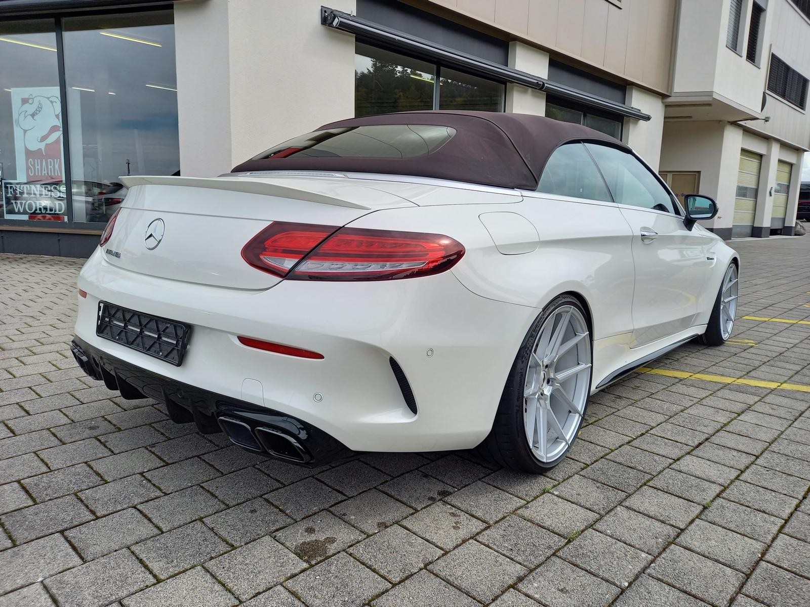 MERCEDES-BENZ C 63 AMG 9G-tronic-image-4