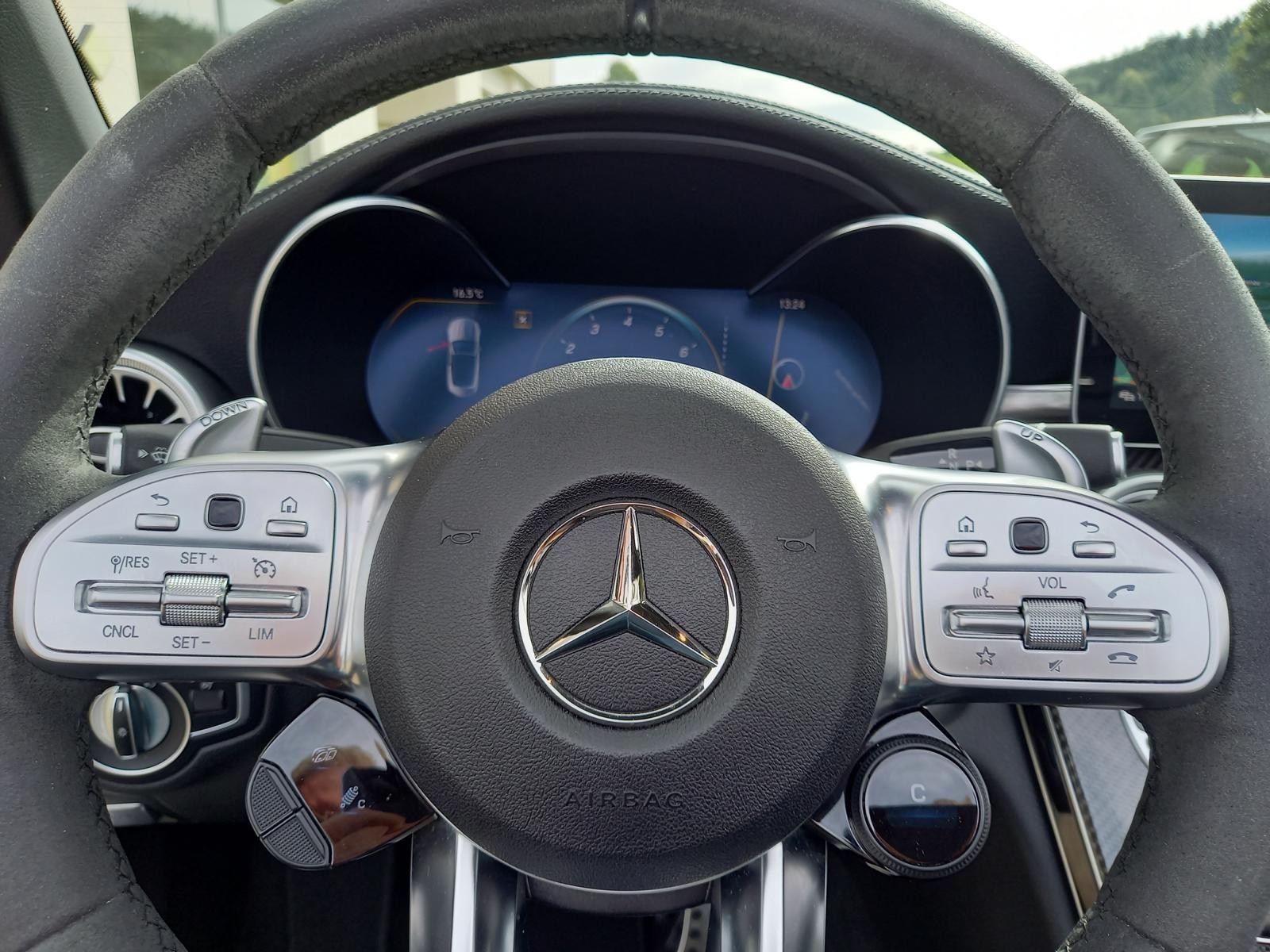 MERCEDES-BENZ C 63 AMG 9G-tronic-image-8