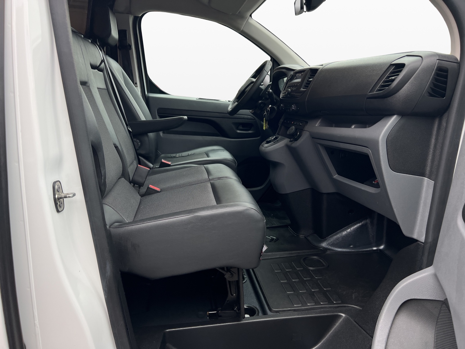 CITROEN Jumpy 2.0 BlueHDi 180 XL Komfort EAT8-image-12