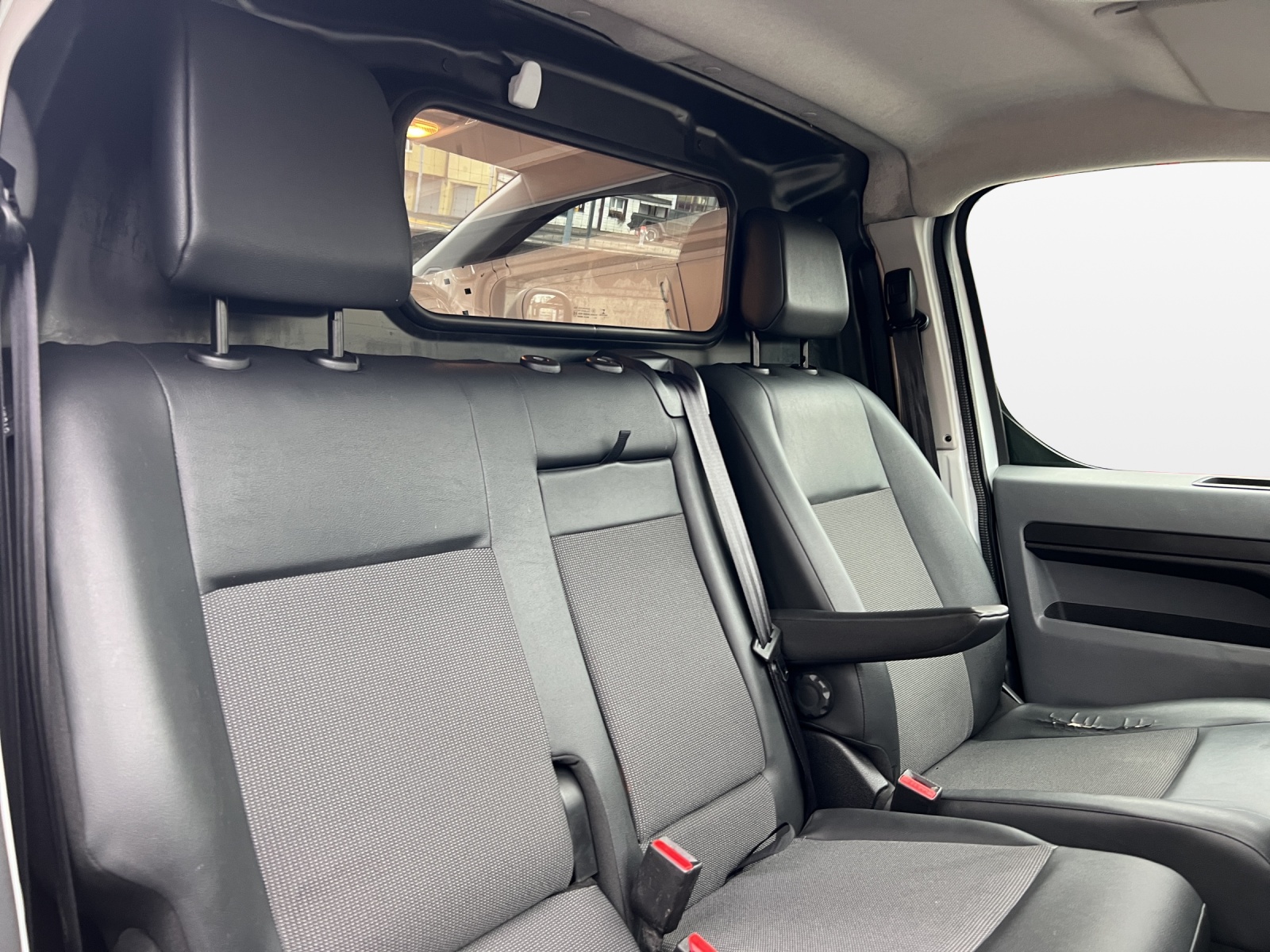 CITROEN Jumpy 2.0 BlueHDi 180 XL Komfort EAT8-image-13