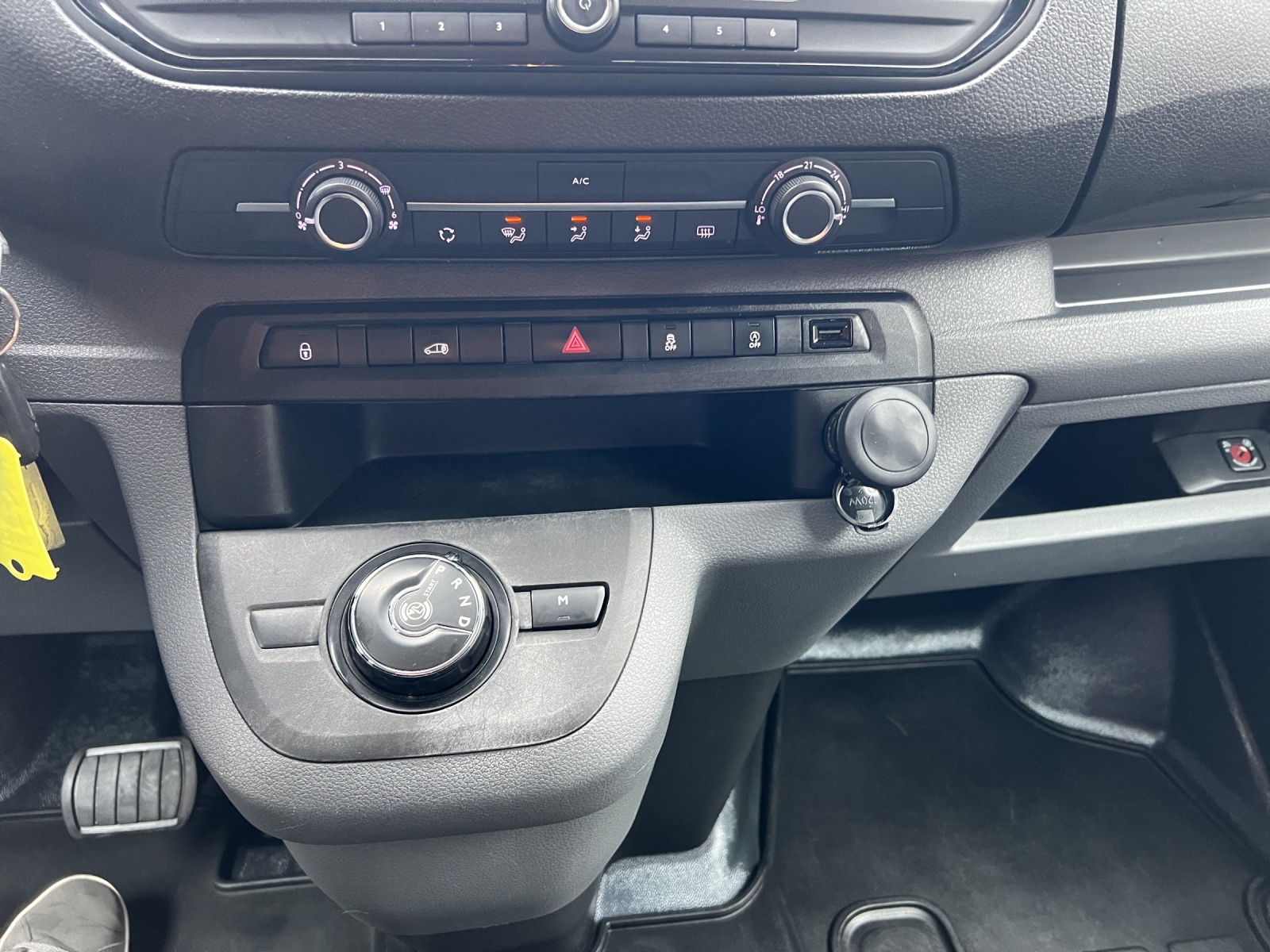 CITROEN Jumpy 2.0 BlueHDi 180 XL Komfort EAT8-image-11