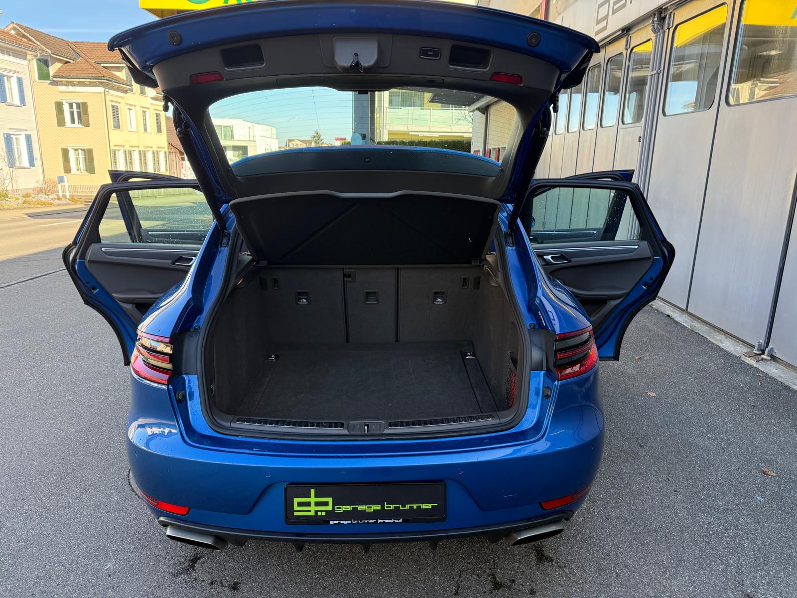 PORSCHE Macan PDK-image-15