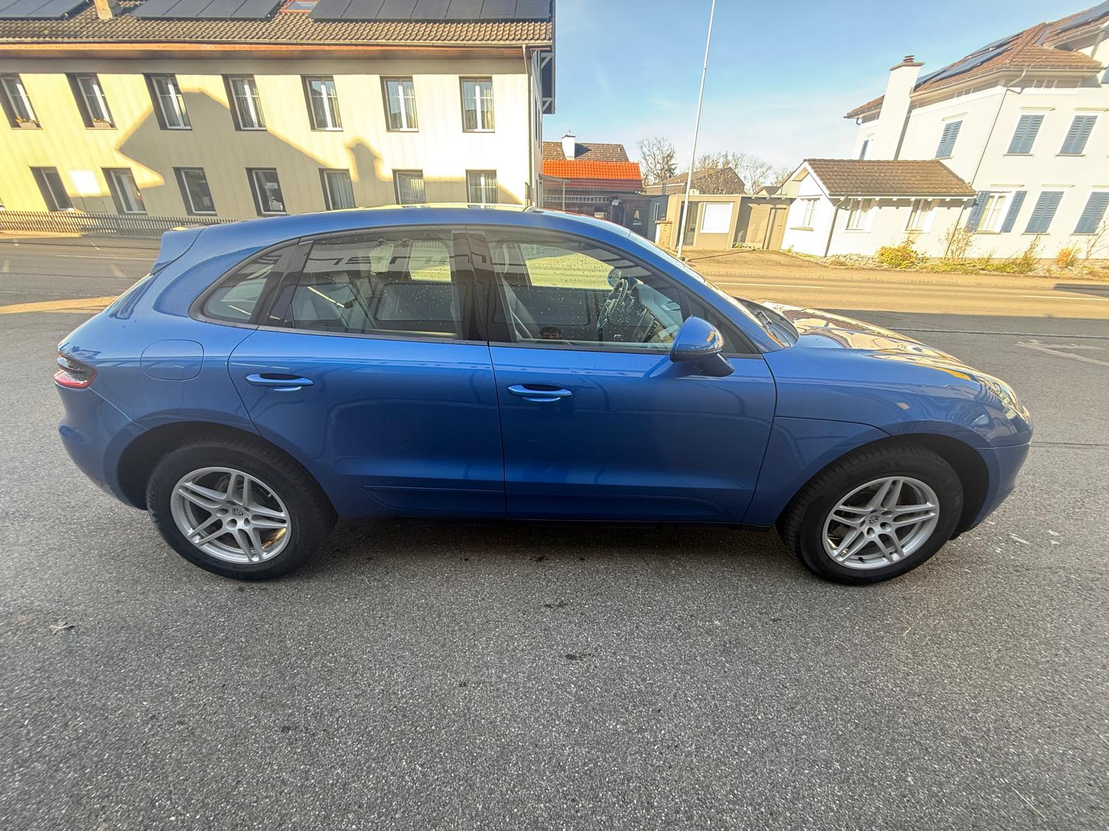 PORSCHE Macan PDK-image-3