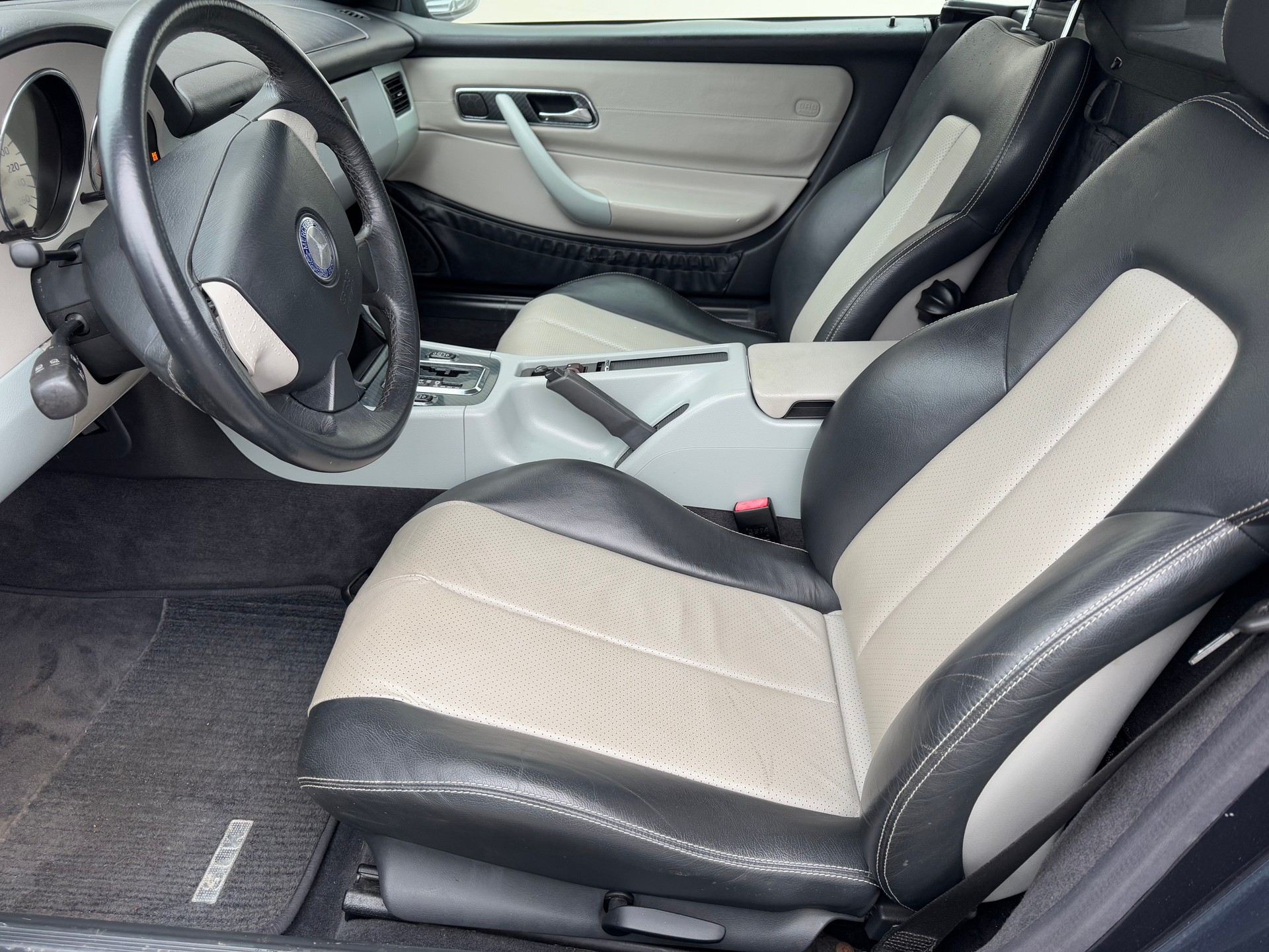 MERCEDES-BENZ SLK 200-image-9