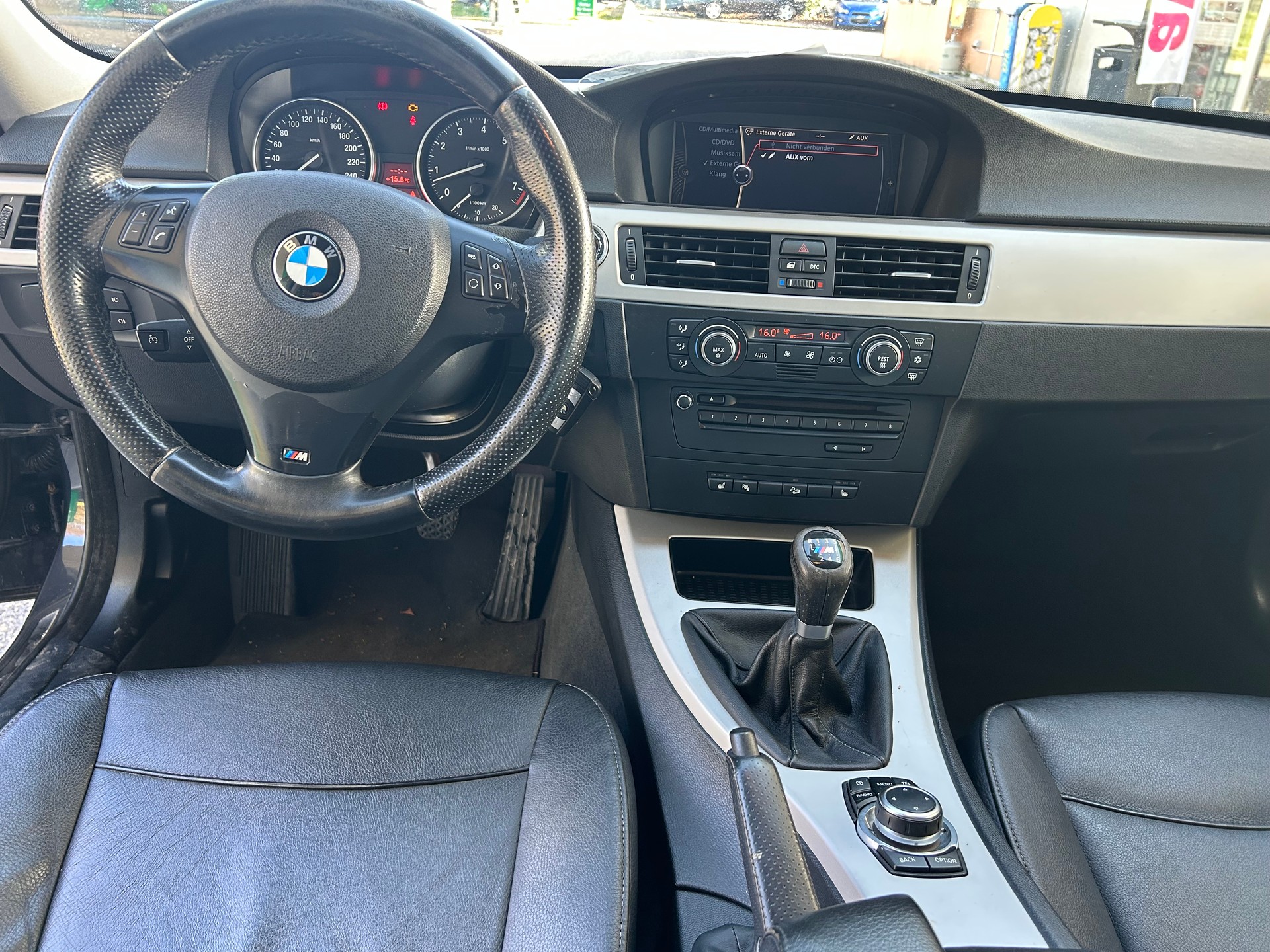 BMW 325i x-Drive-image-9