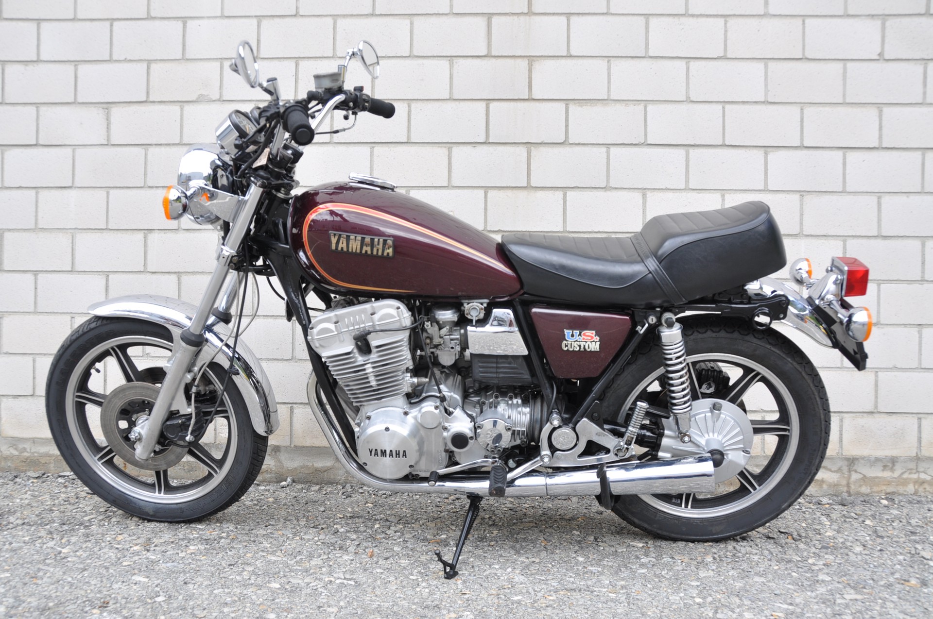 YAMAHA XS 750 SE-showroom-element-2