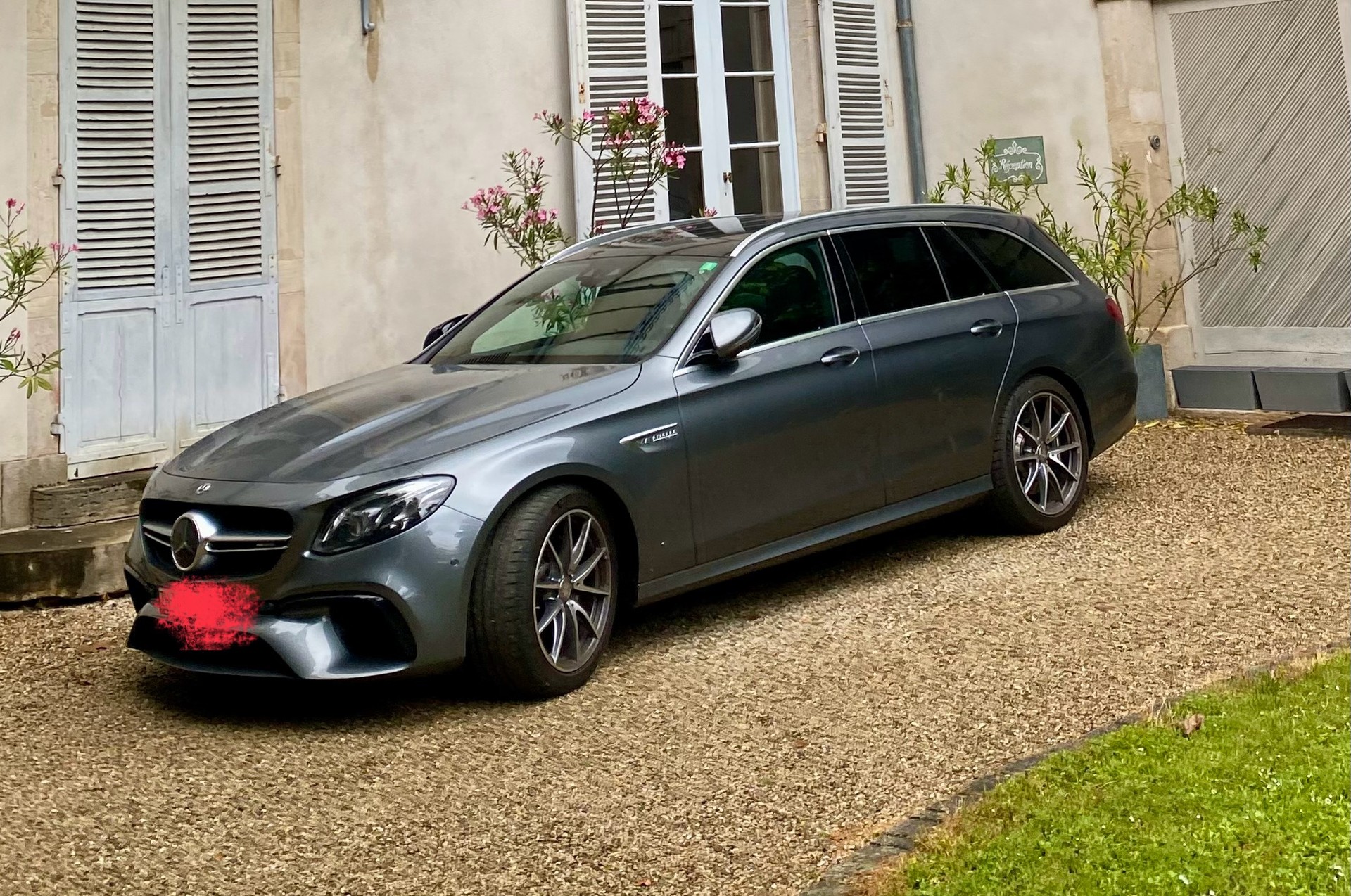 MERCEDES-BENZ E 63 AMG 4 Matic 9G-Tronic-image-5